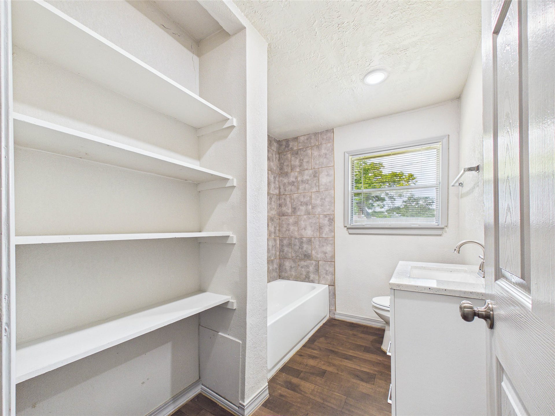 302 Sycamore Drive, Hitchcock, TX 77563 302 Sycamore Drive, Hitchcock, TX 77563