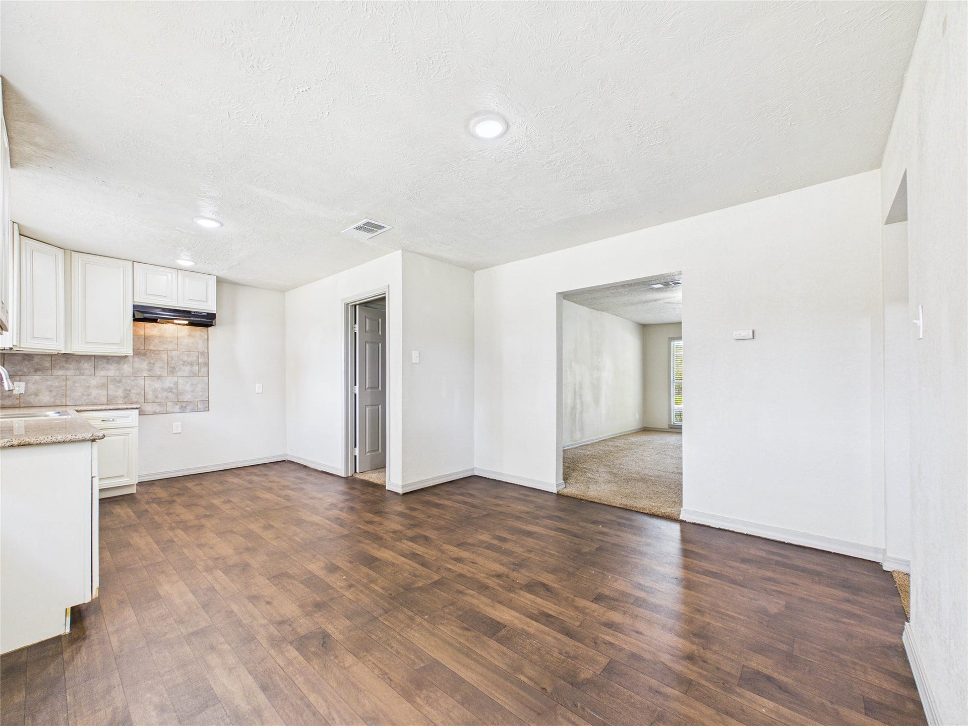 302 Sycamore Drive, Hitchcock, TX 77563 302 Sycamore Drive, Hitchcock, TX 77563