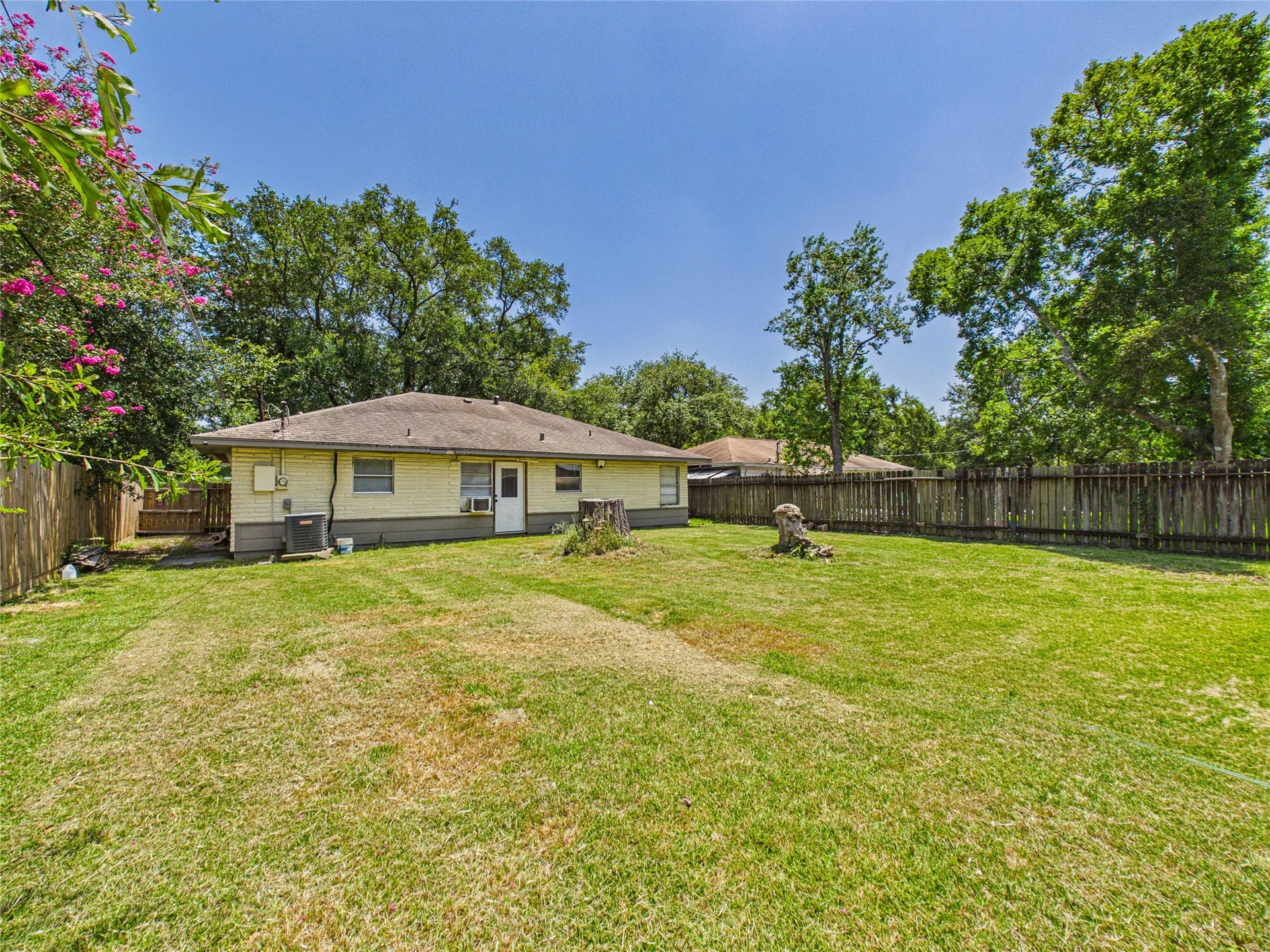 302 Sycamore Drive, Hitchcock, TX 77563 302 Sycamore Drive, Hitchcock, TX 77563