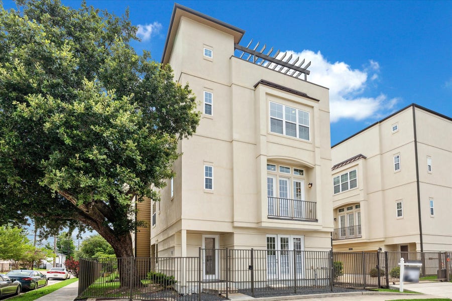 Property photo for 104 W Drew Street, Houston, TX