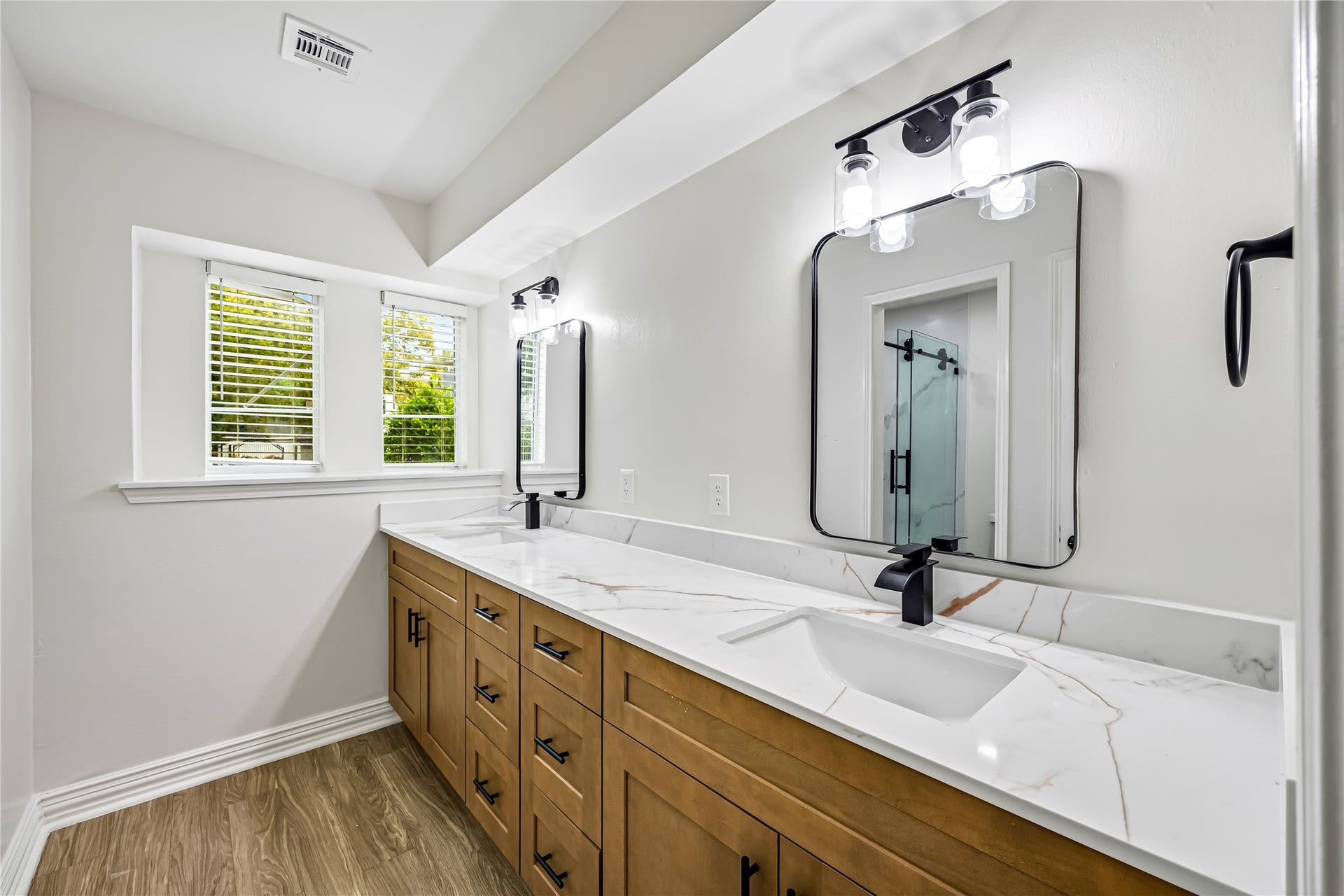 1415 Anvil Drive, Houston, TX 77090 1415 Anvil Drive, Houston, TX 77090