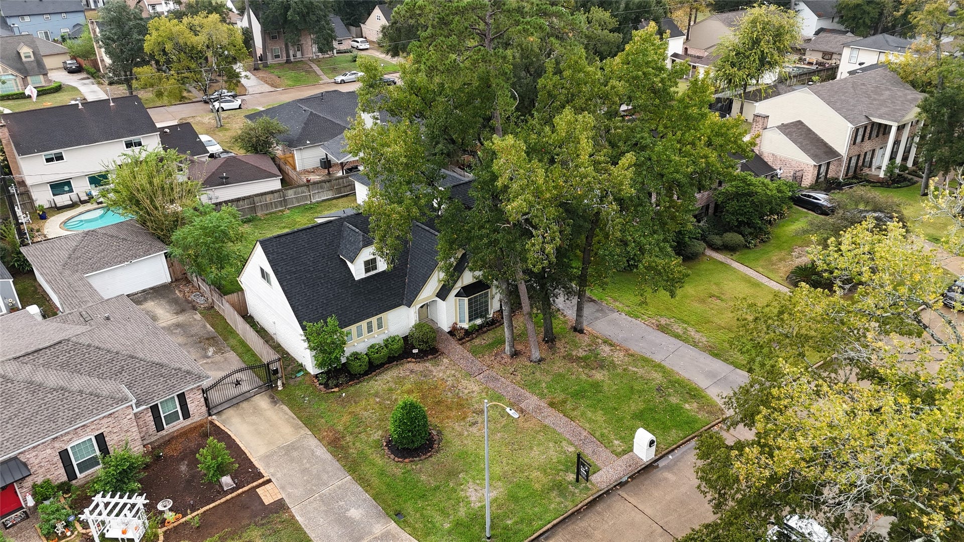 1415 Anvil Drive, Houston, TX 77090 1415 Anvil Drive, Houston, TX 77090