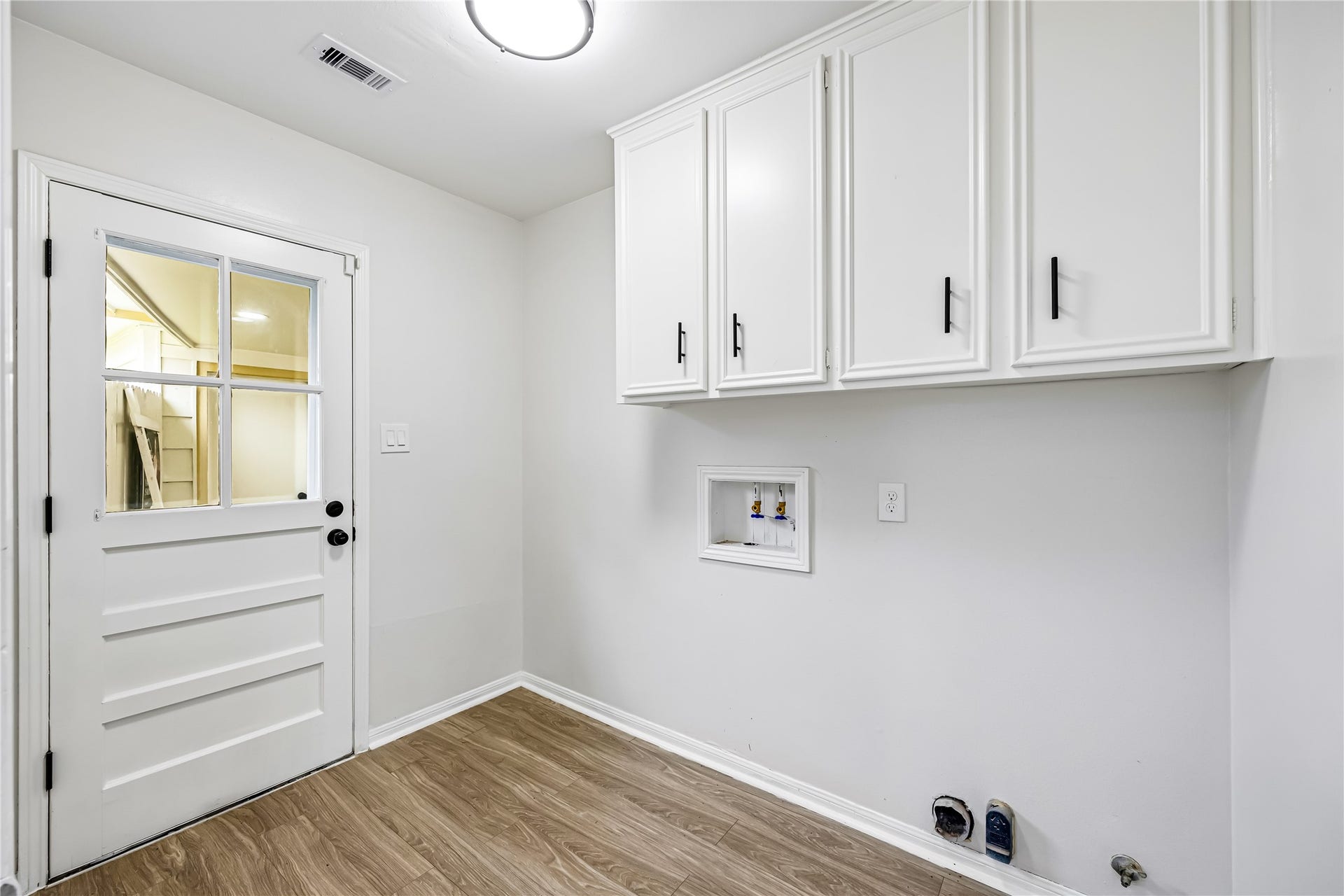 1415 Anvil Drive, Houston, TX 77090 1415 Anvil Drive, Houston, TX 77090