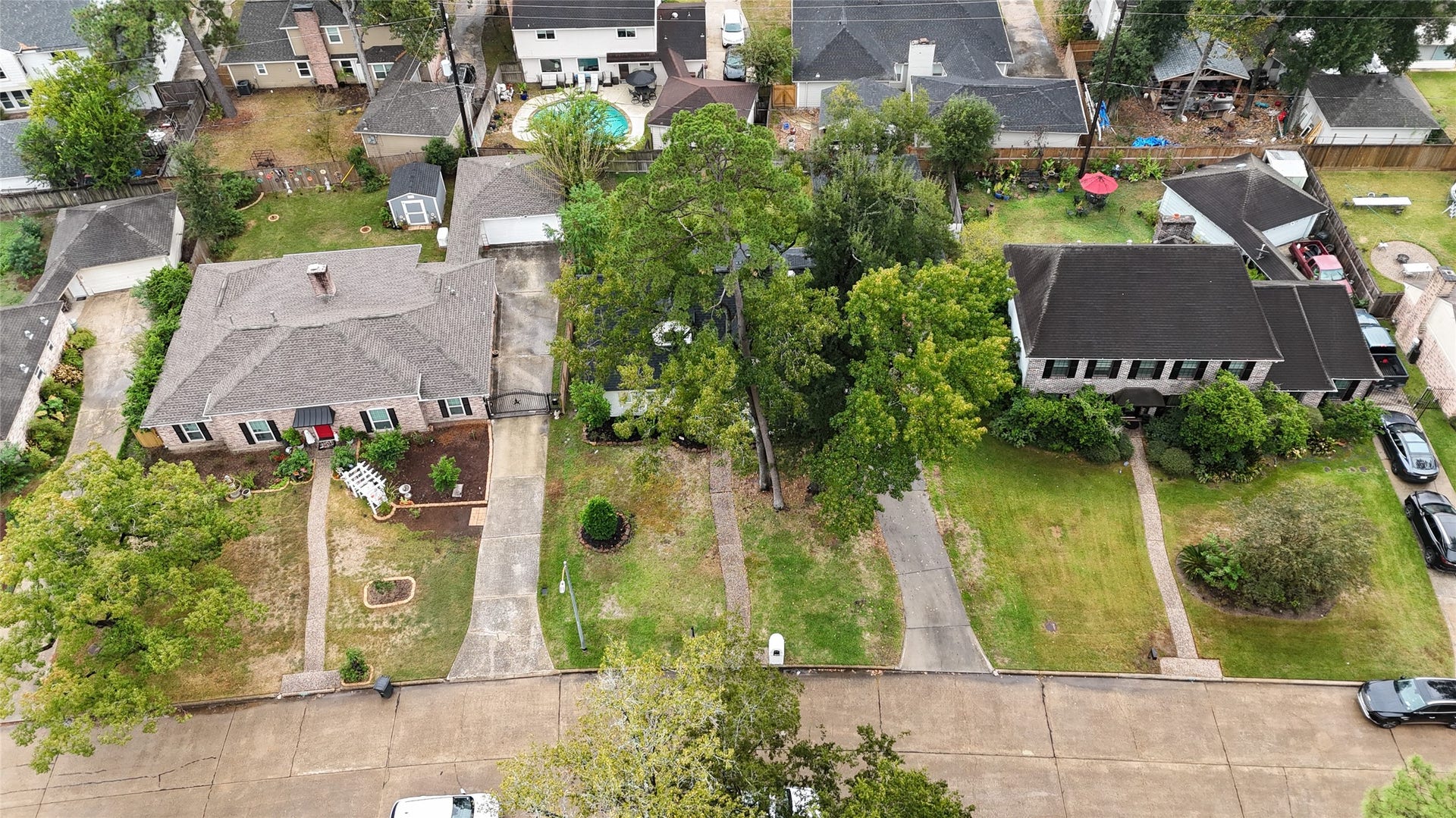1415 Anvil Drive, Houston, TX 77090 1415 Anvil Drive, Houston, TX 77090