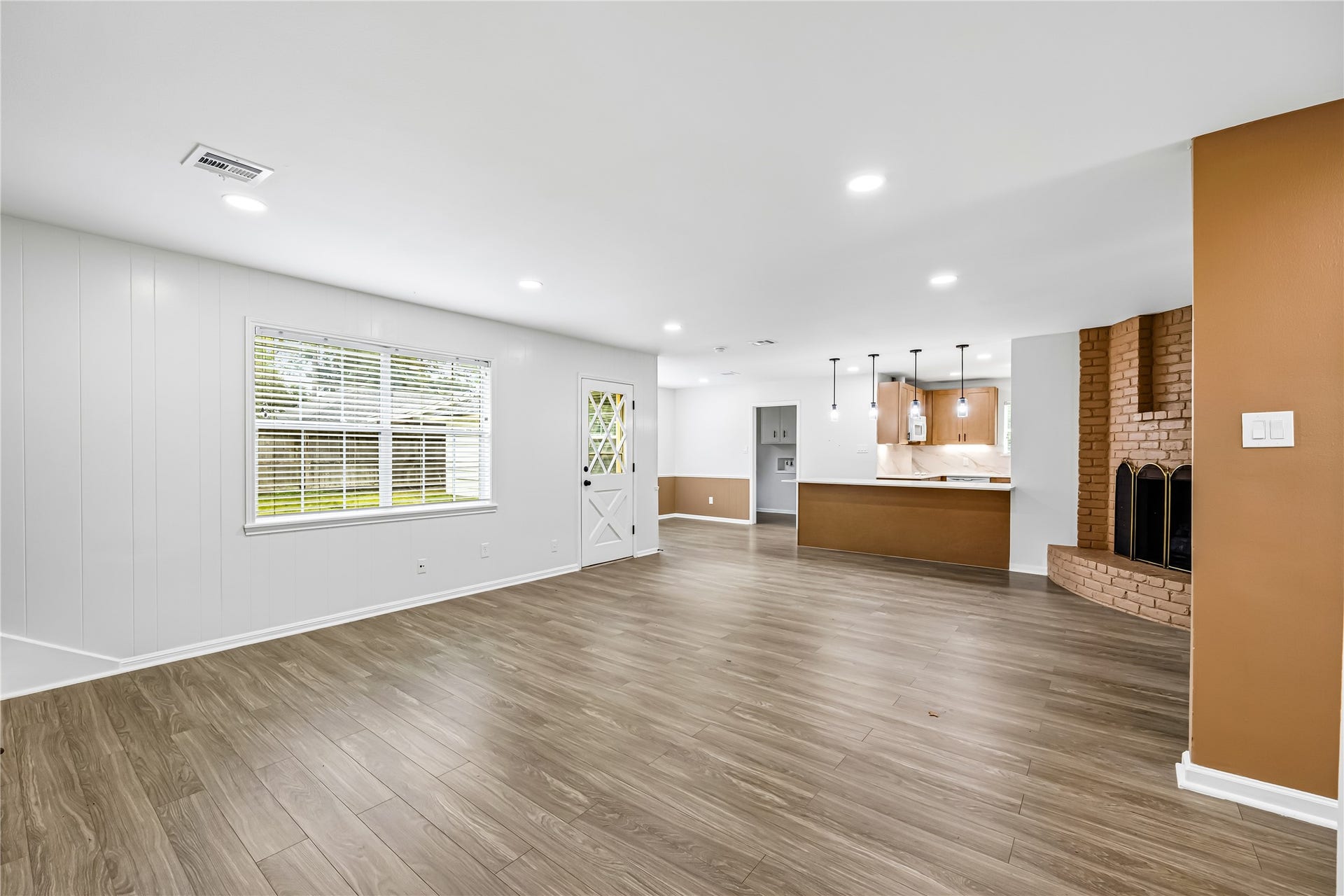 1415 Anvil Drive, Houston, TX 77090 1415 Anvil Drive, Houston, TX 77090
