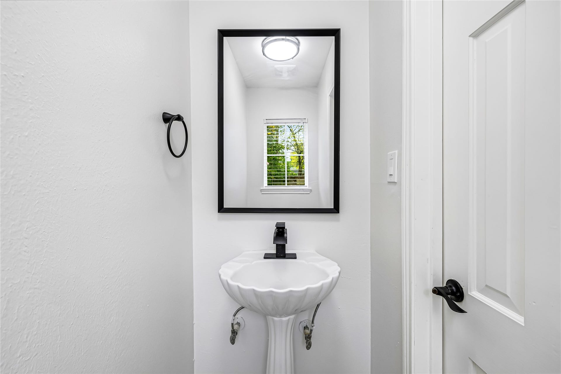 1415 Anvil Drive, Houston, TX 77090 1415 Anvil Drive, Houston, TX 77090