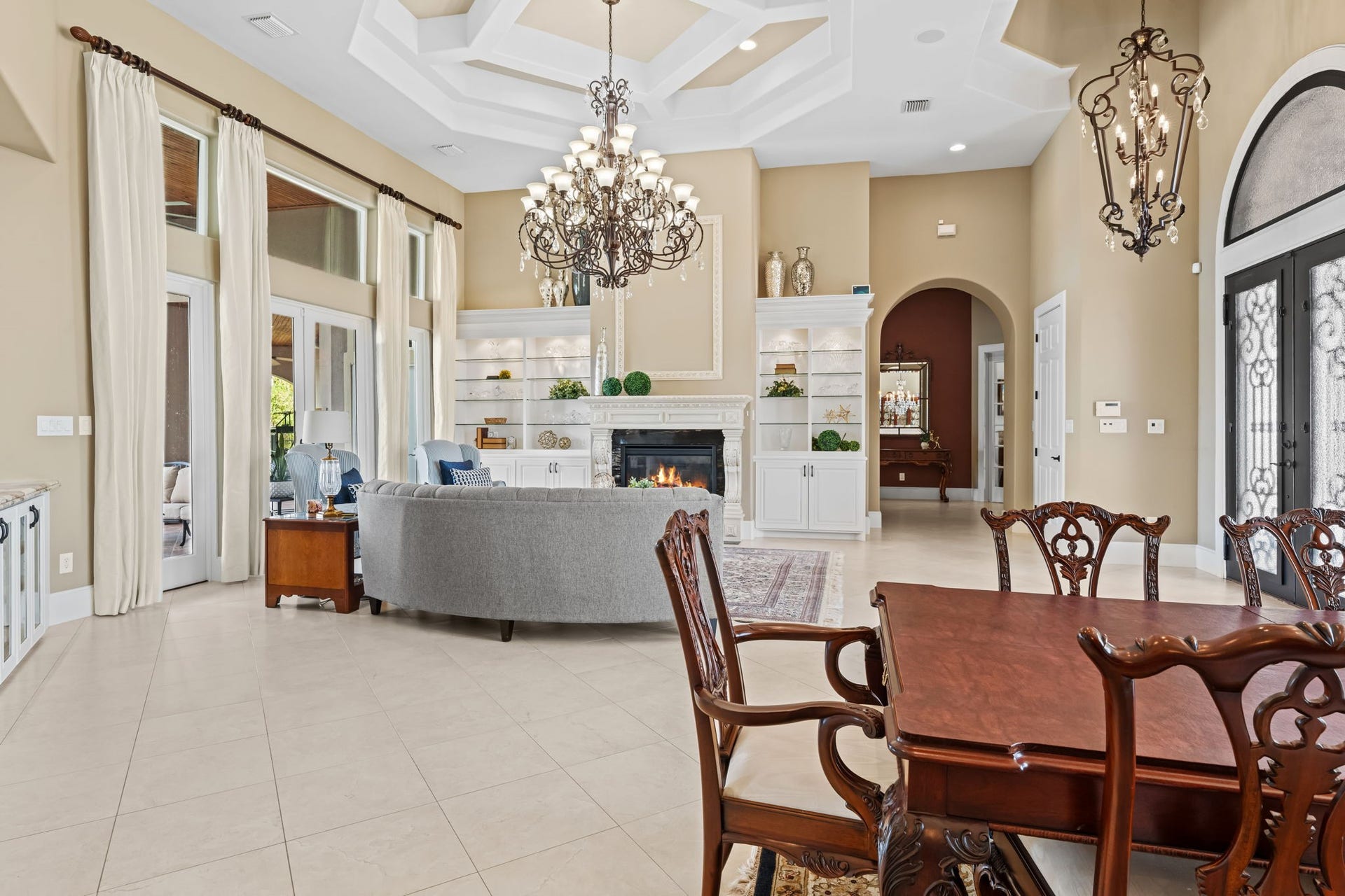 8145 Fm-1462, Rosharon, TX 77583 View of the formal dinning room and living room.