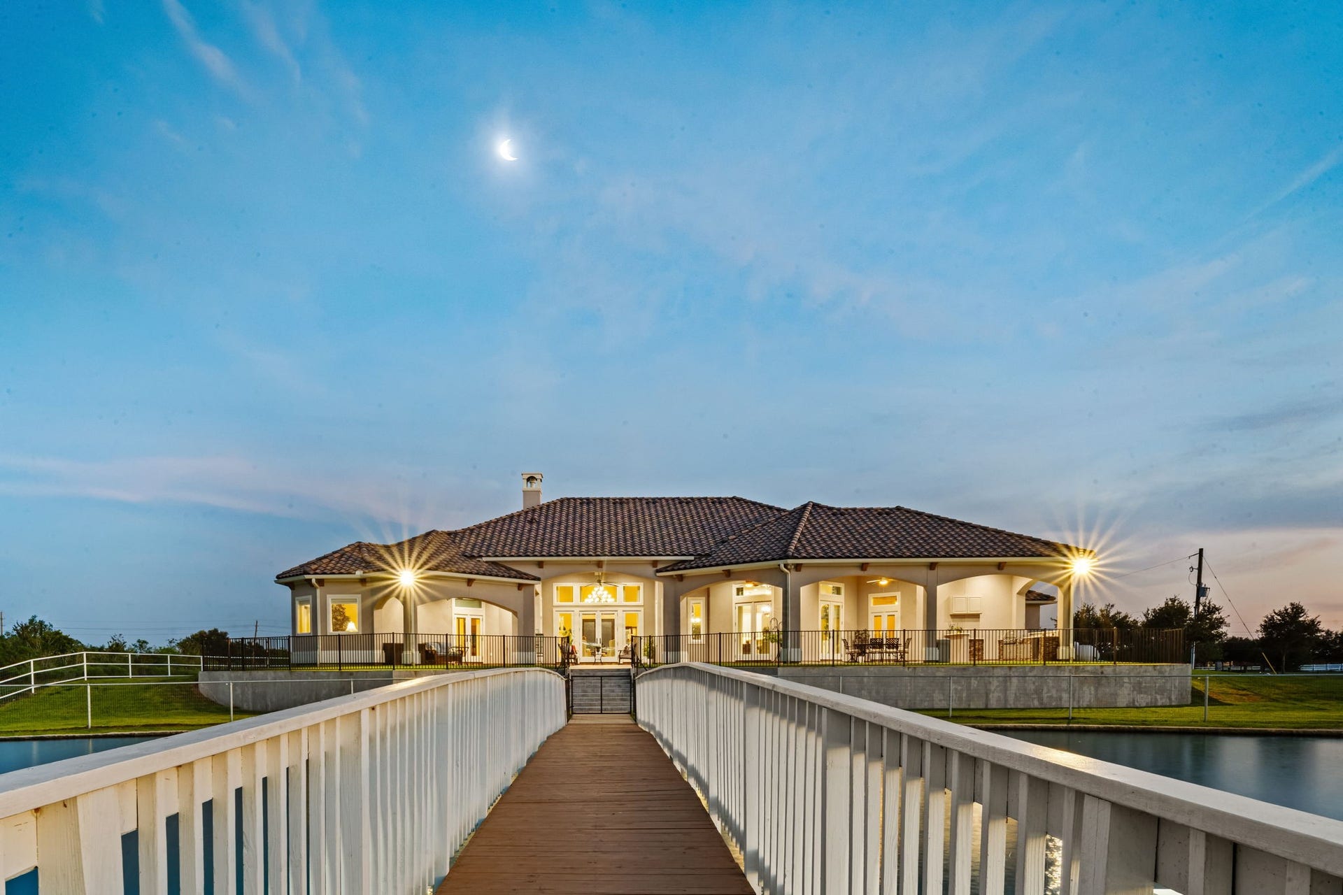 8145 Fm-1462, Rosharon, TX 77583 The house really shines built up on a solid foundation.