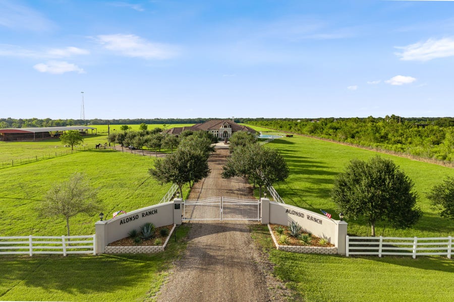 Property photo for 8145 Fm-1462, Rosharon, TX