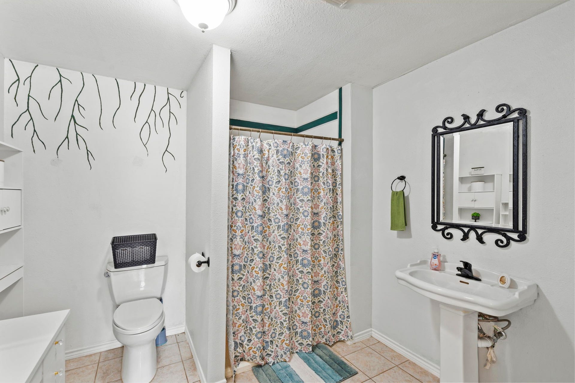 7009 Avenue R, Santa Fe, TX 77510 Bathroom in guest house.