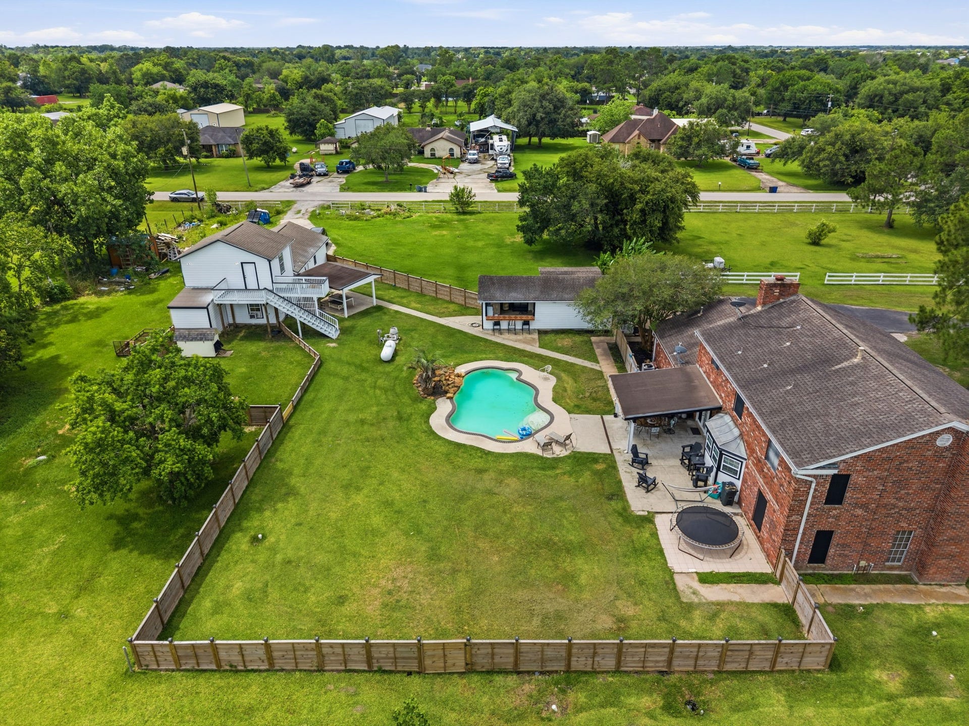 7009 Avenue R, Santa Fe, TX 77510 7009 Avenue R, Santa Fe, TX 77510