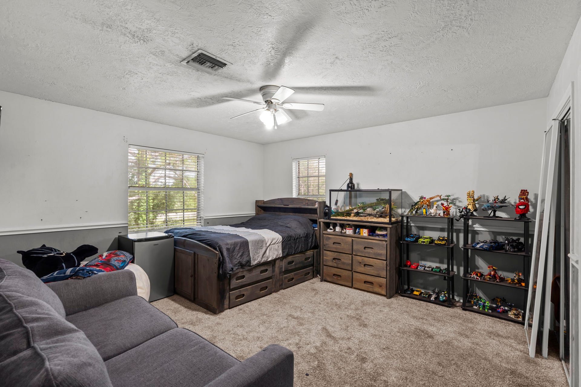 7009 Avenue R, Santa Fe, TX 77510 Another secondary bedroom.