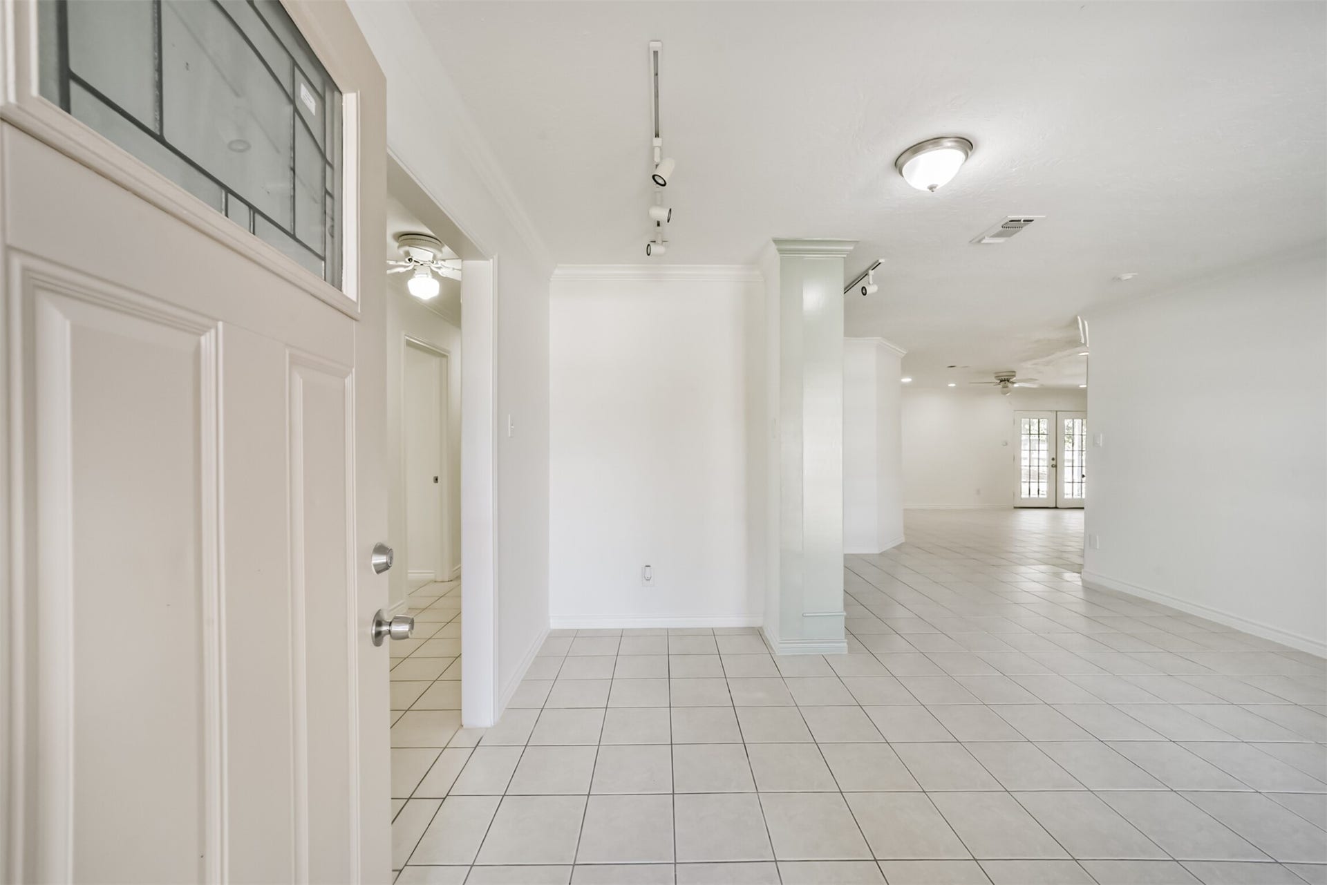 8711 Birdwood Road, Houston, TX 77074 8711 Birdwood Road, Houston, TX 77074