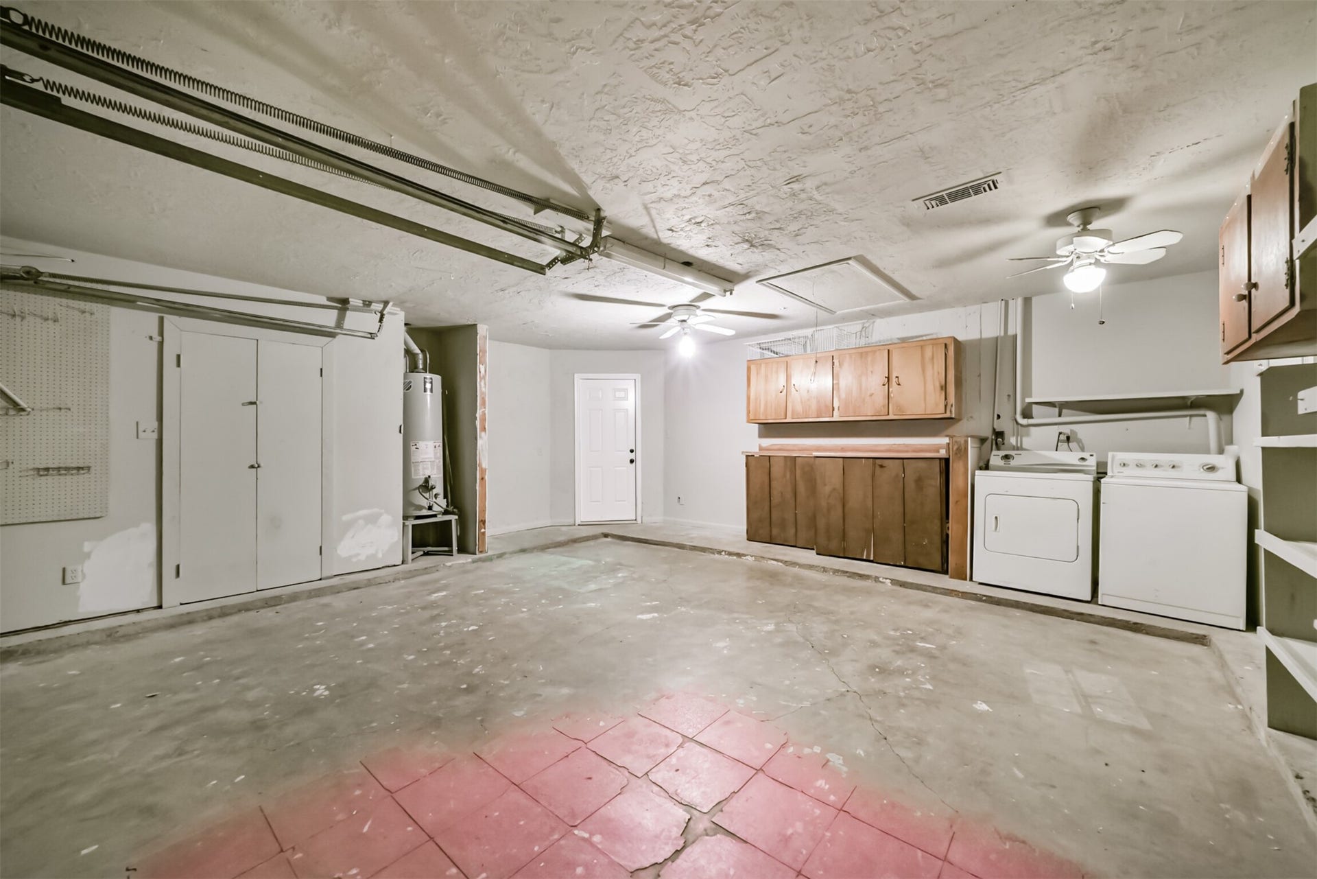 8711 Birdwood Road, Houston, TX 77074 8711 Birdwood Road, Houston, TX 77074
