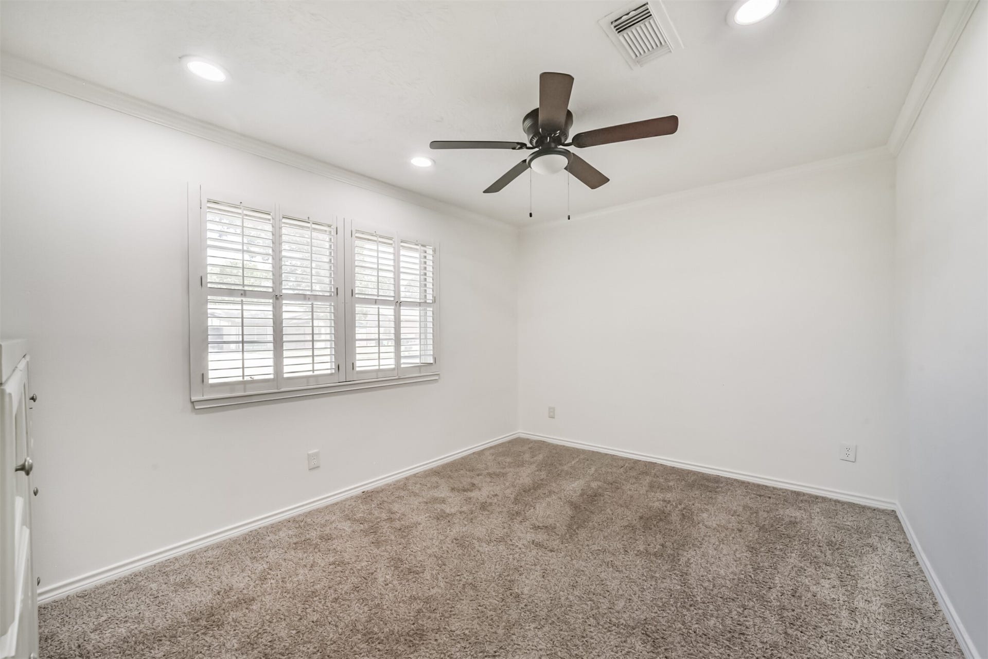 8711 Birdwood Road, Houston, TX 77074 8711 Birdwood Road, Houston, TX 77074