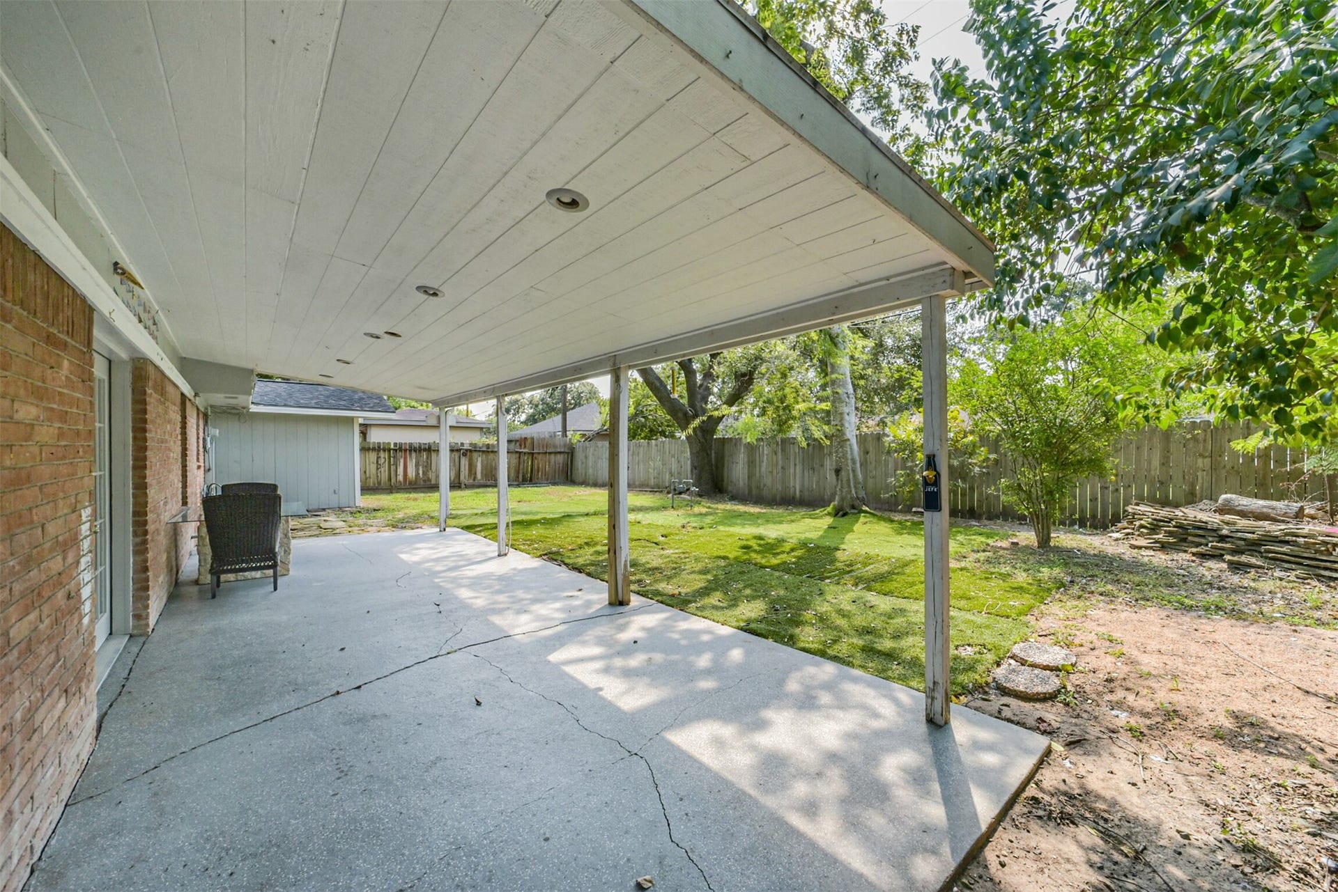 8711 Birdwood Road, Houston, TX 77074 8711 Birdwood Road, Houston, TX 77074
