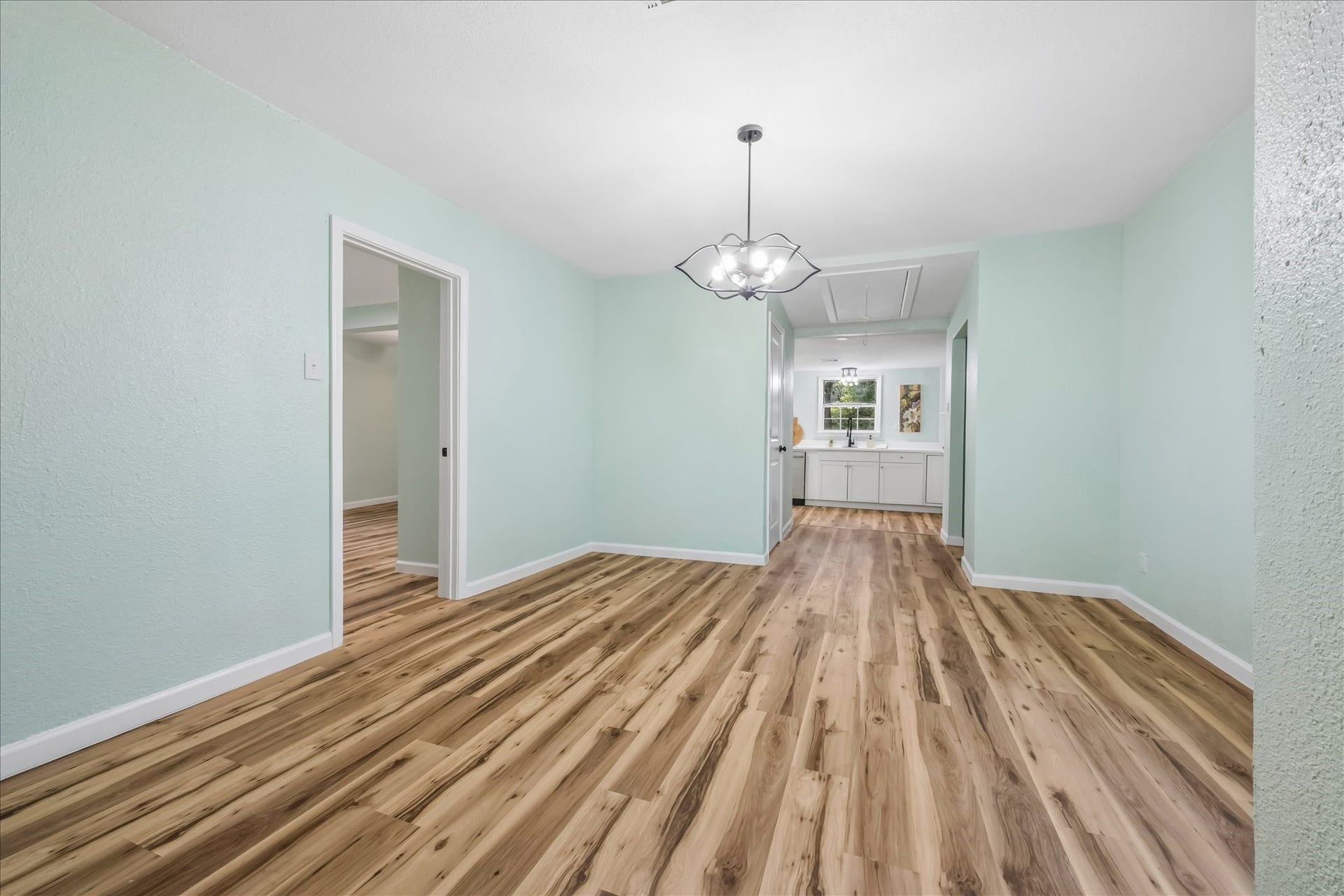 5122 Avenue L, Santa Fe, TX 77510 Open dining area with easy flow into the kitchen.