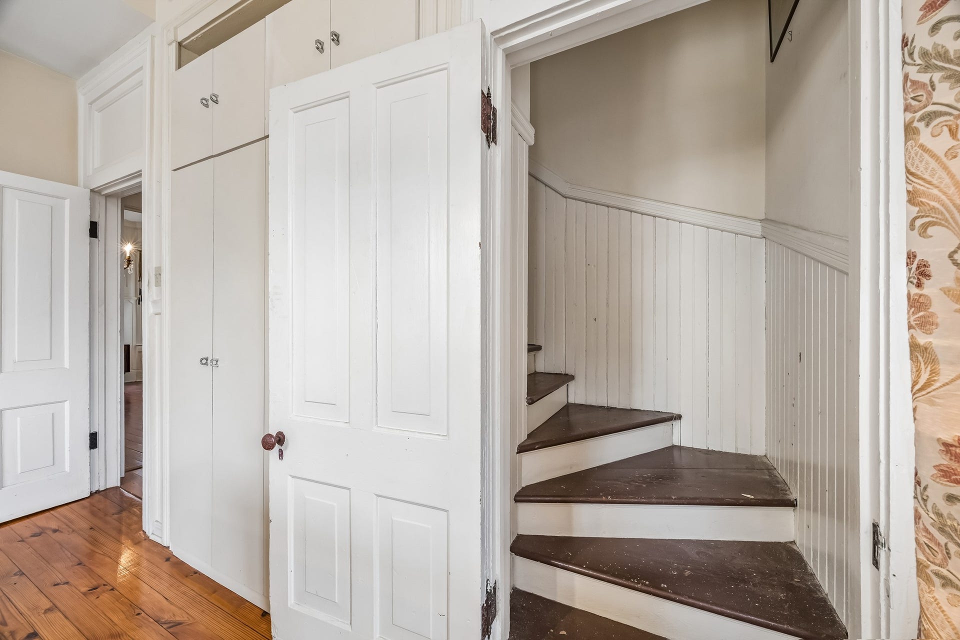 1818 Broadway Street, Galveston, TX 77550 Surprise staircase in the kitchen