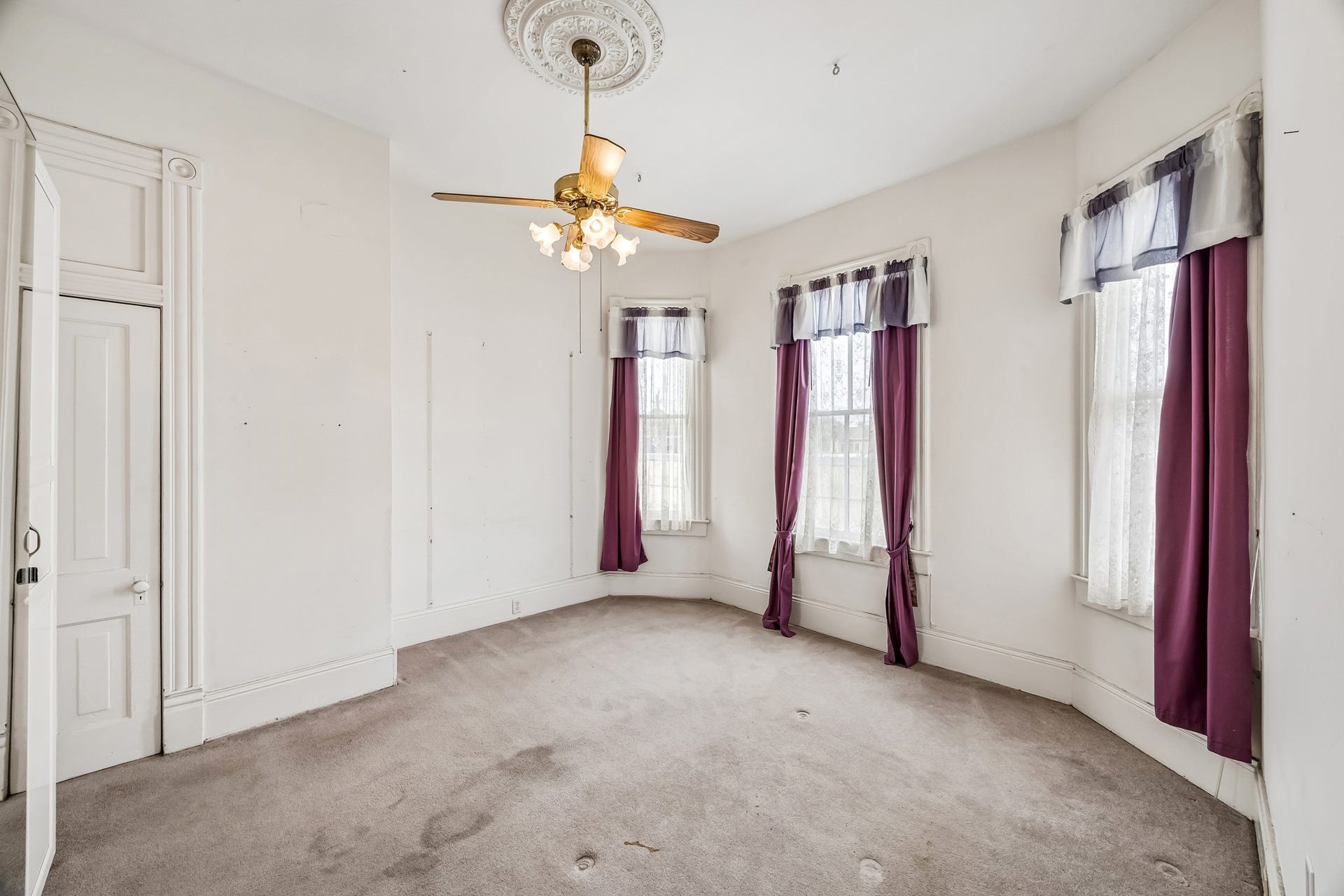 1818 Broadway Street, Galveston, TX 77550 The third of three bedrooms on the third floor.