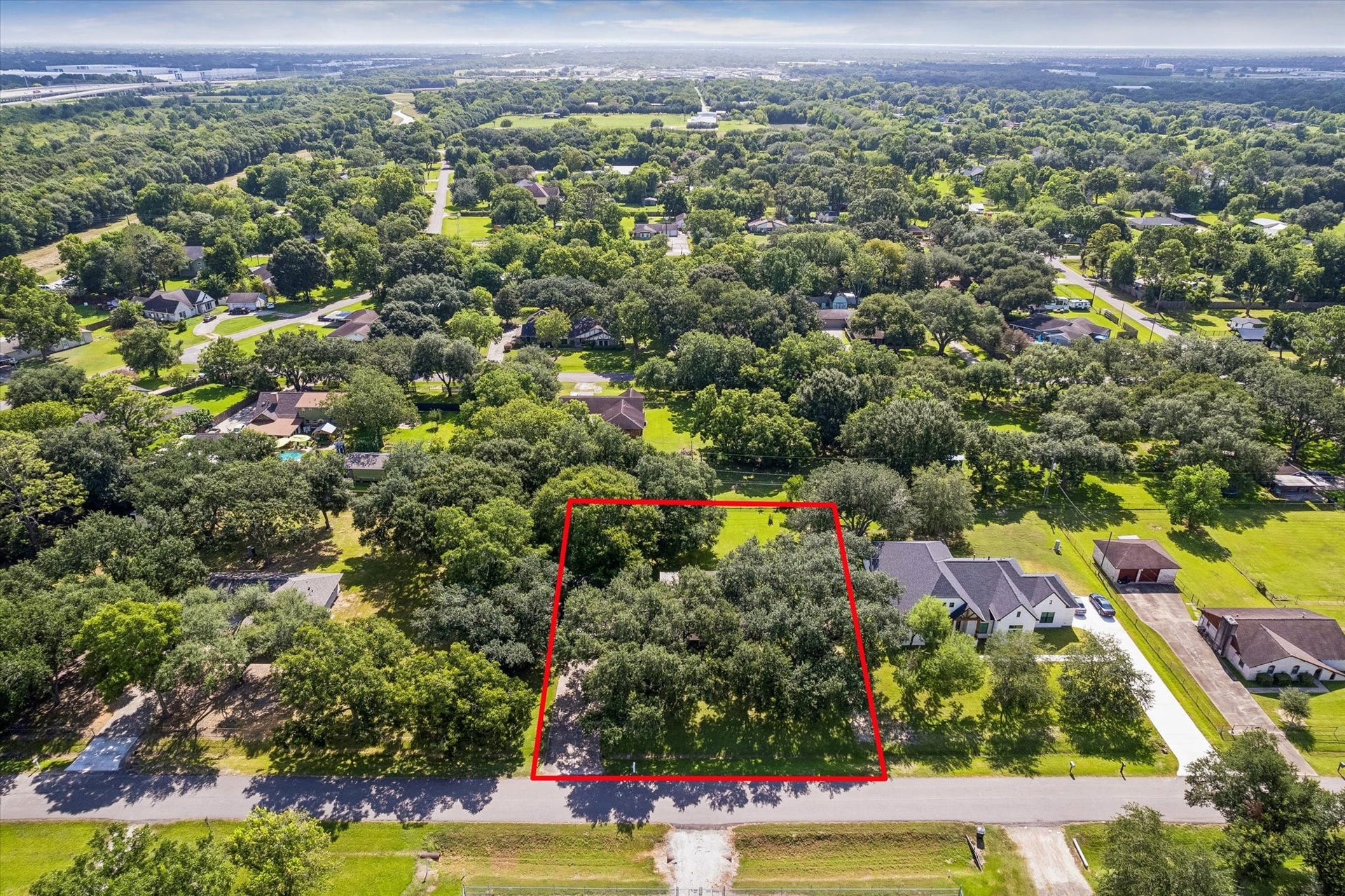 12511 Britt Road, Pearland, TX 77584 Zoned for Pearland ISD and with easy access for freeways for commuting. LOT LINES ESTIMATED