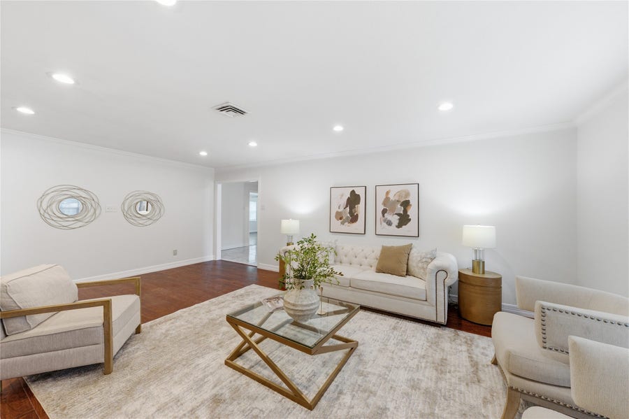 Property photo for 211 Faust Lane, Houston, TX