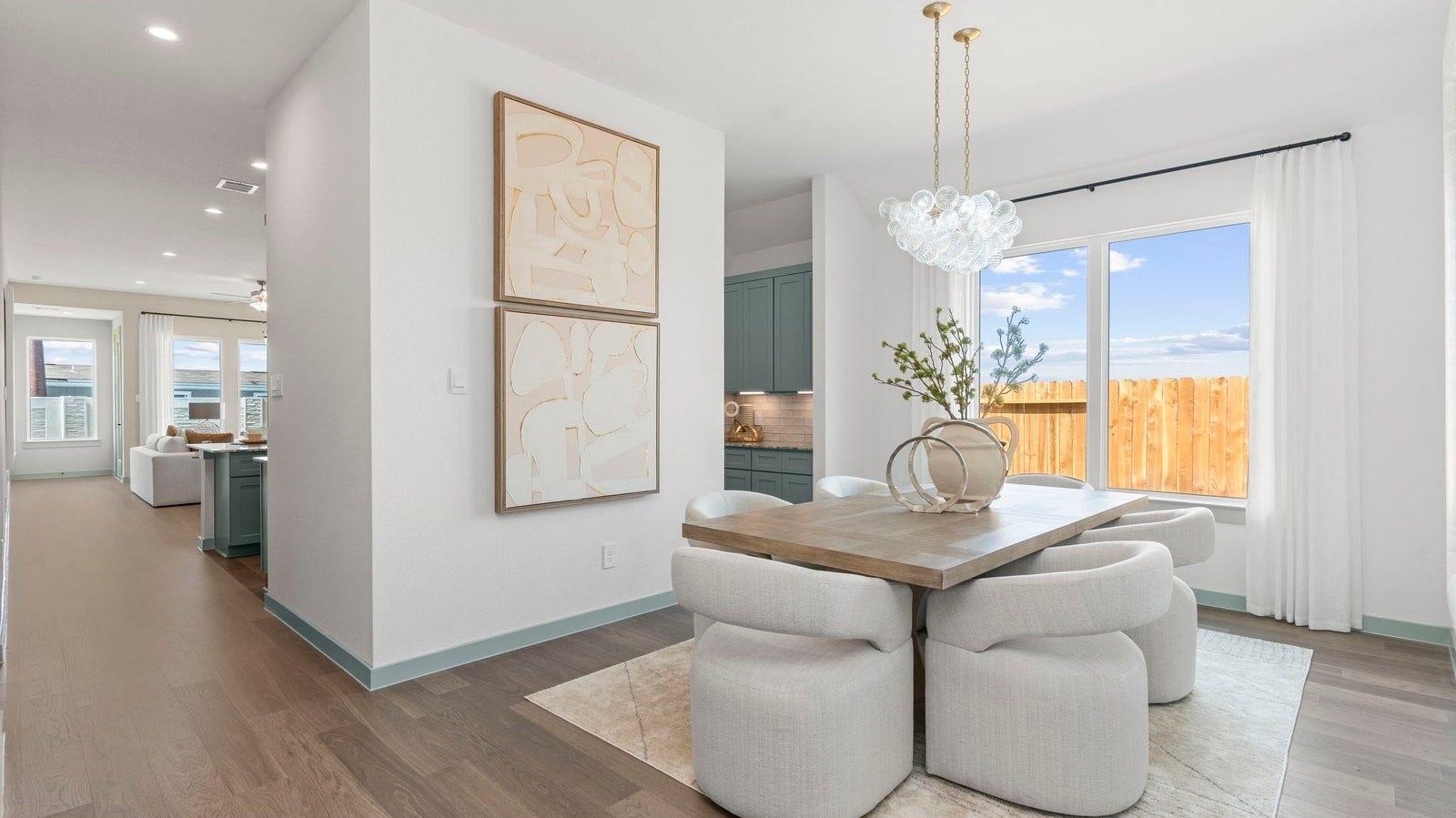Dining area off the entry