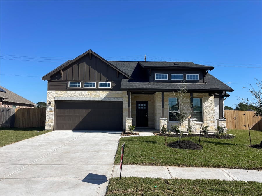 Property photo for 402 Merlot Drive, Alvin, TX