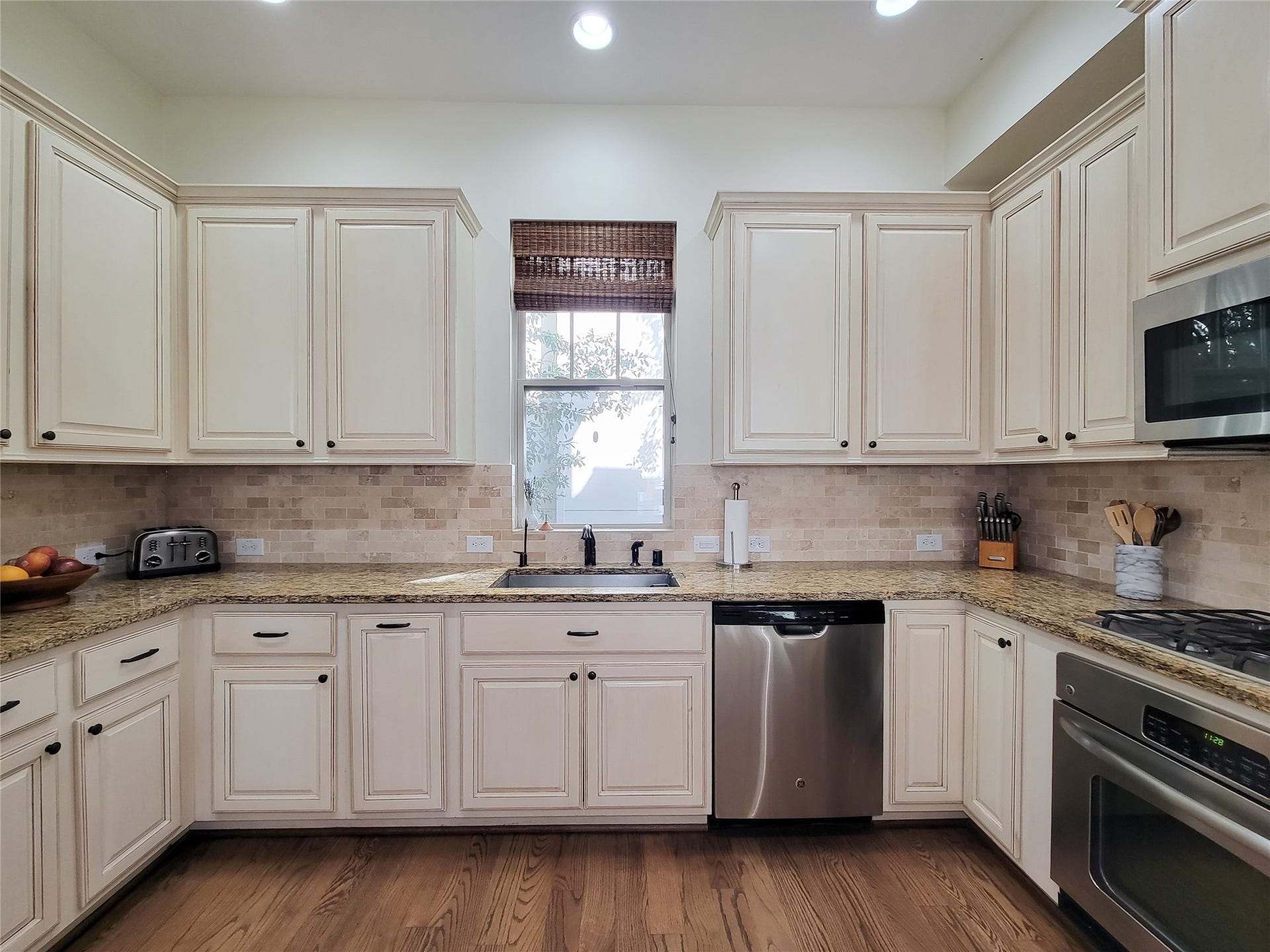 772 Nicholson Street, Houston, TX 77007
