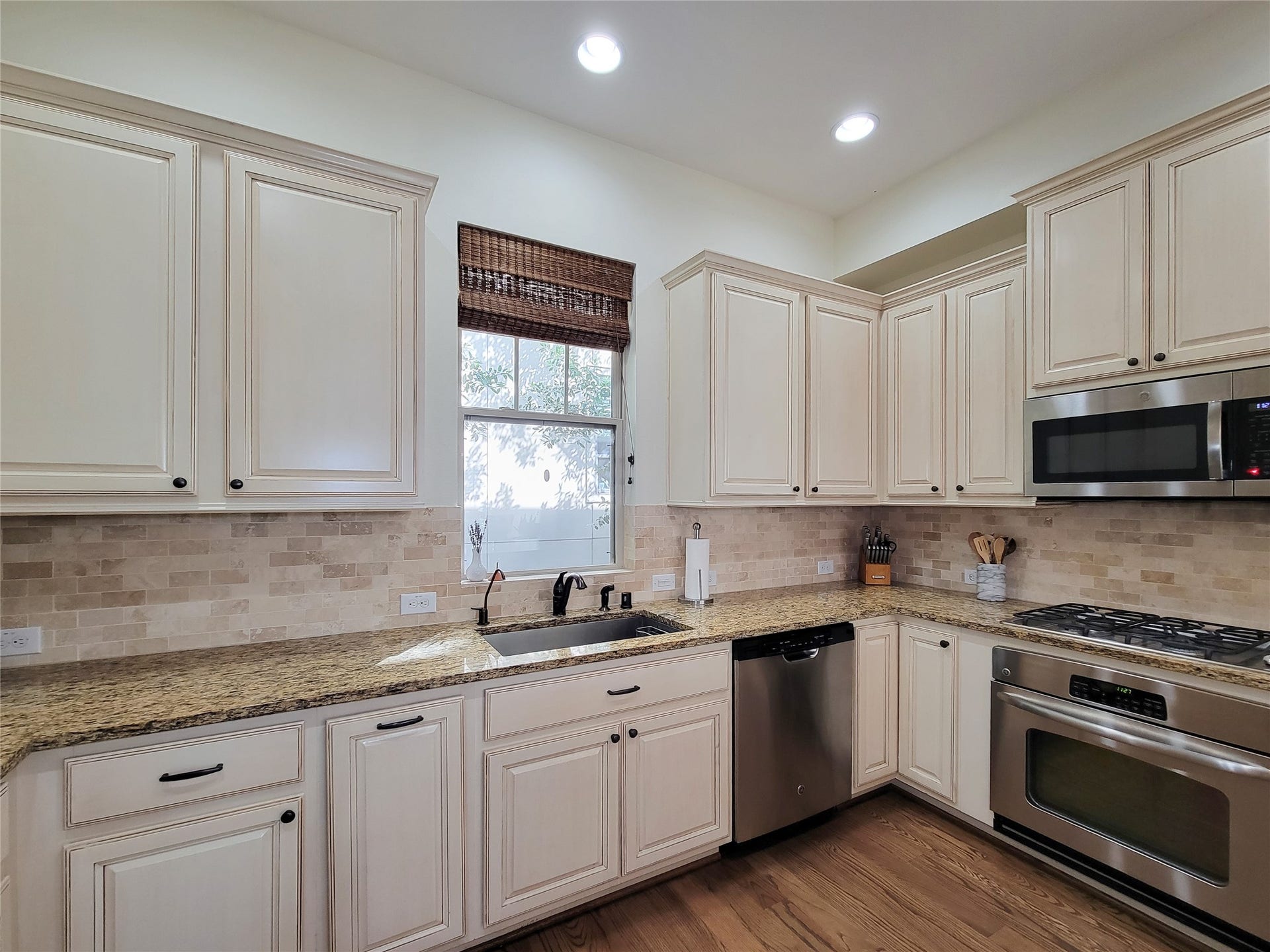 772 Nicholson Street, Houston, TX 77007