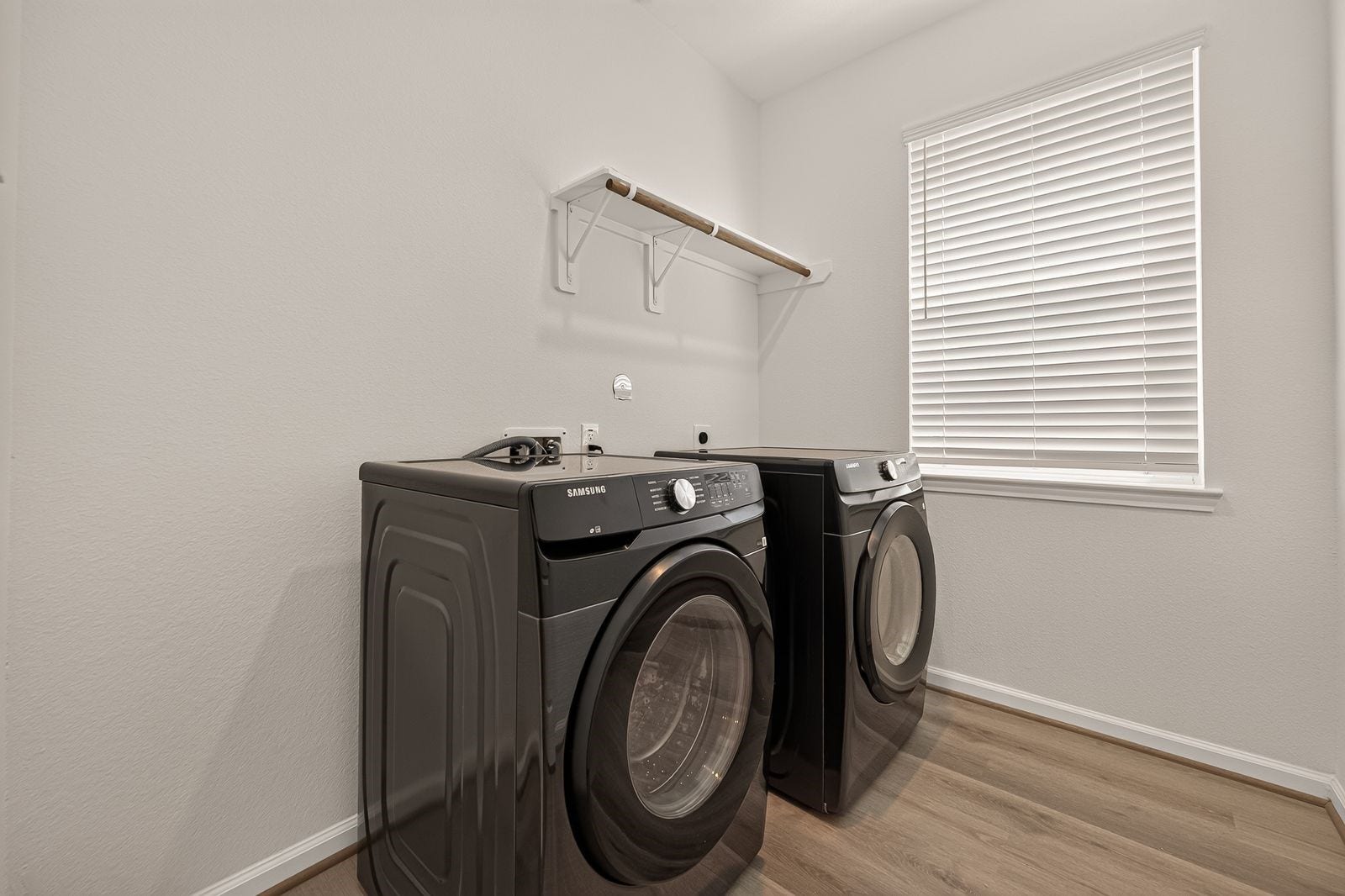 29406 Suncreek Ranch Court, Waller, TX 77484 Utility room