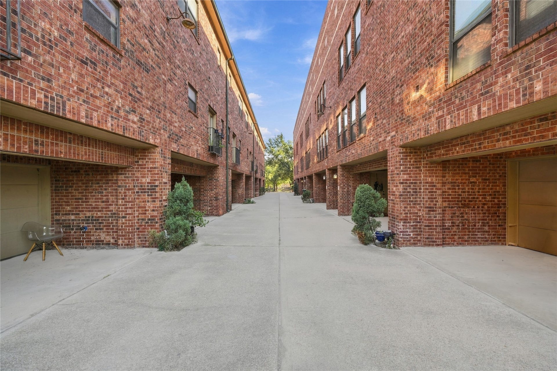 2422 Navigation Boulevard, #F, Houston, TX 77003 2422 Navigation Boulevard, #F, Houston, TX 77003