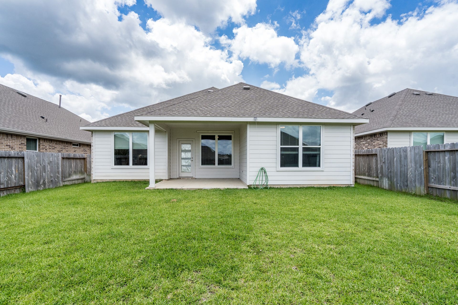 1565 OAKDALE CREST RD, Montgomery, TX 77316 1565 OAKDALE CREST RD, Montgomery, TX 77316