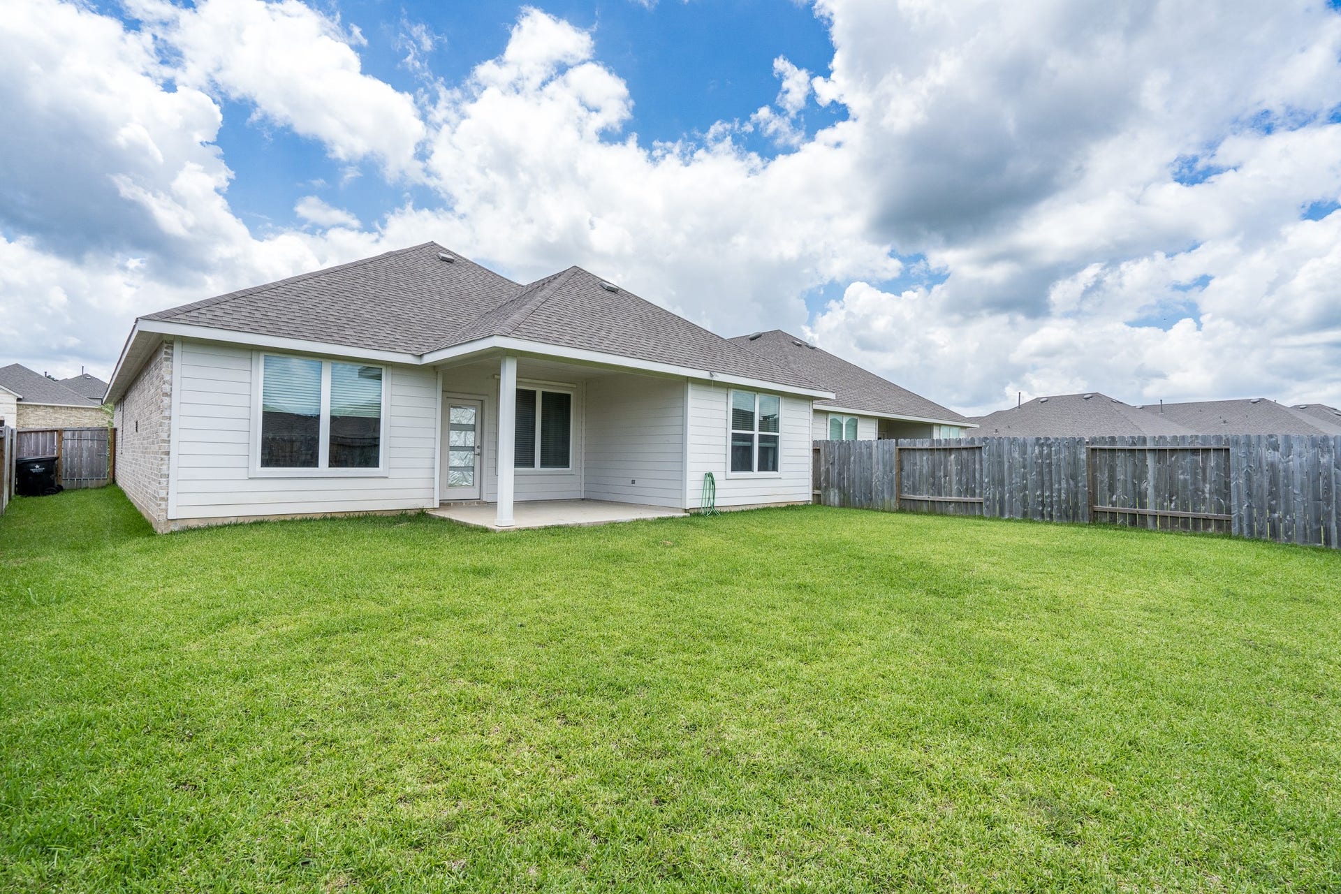1565 OAKDALE CREST RD, Montgomery, TX 77316 1565 OAKDALE CREST RD, Montgomery, TX 77316