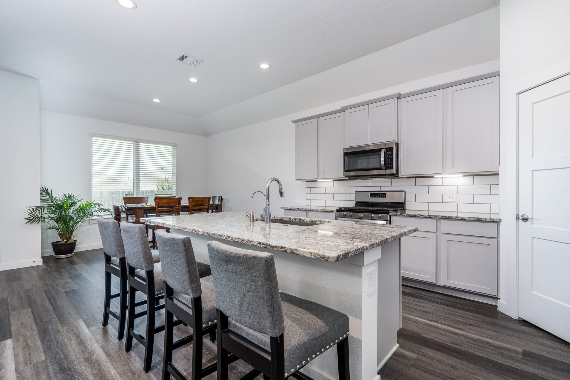 1565 OAKDALE CREST RD, Montgomery, TX 77316 1565 OAKDALE CREST RD, Montgomery, TX 77316