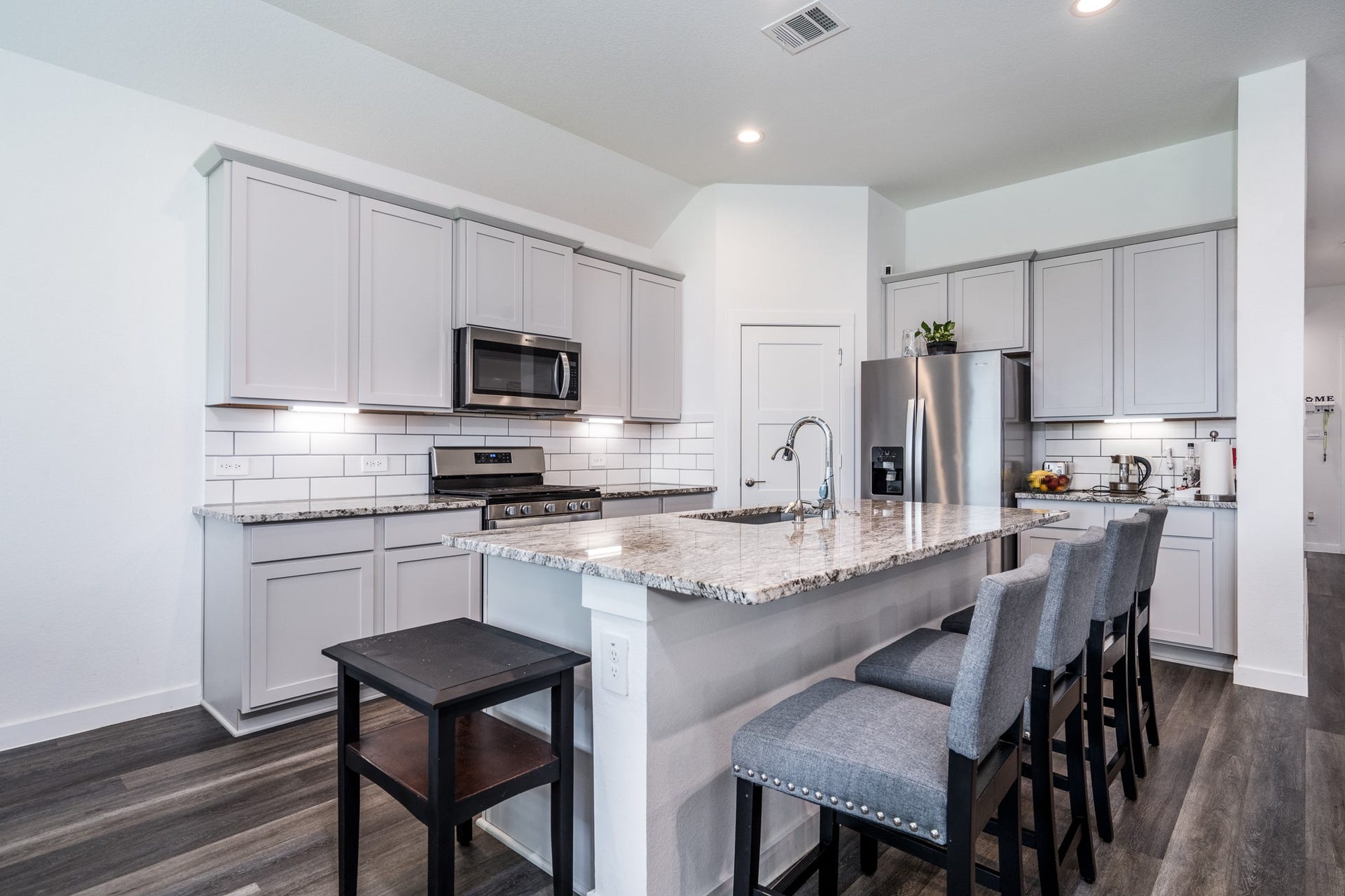 1565 OAKDALE CREST RD, Montgomery, TX 77316 1565 OAKDALE CREST RD, Montgomery, TX 77316