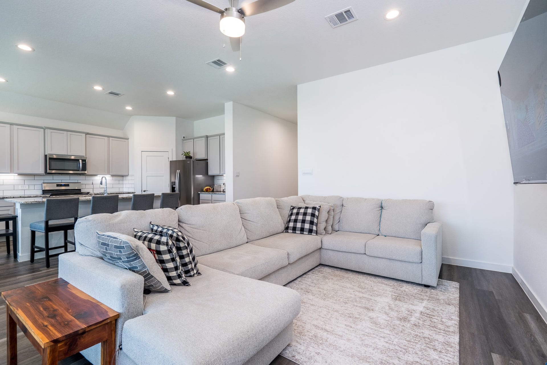 1565 OAKDALE CREST RD, Montgomery, TX 77316 1565 OAKDALE CREST RD, Montgomery, TX 77316