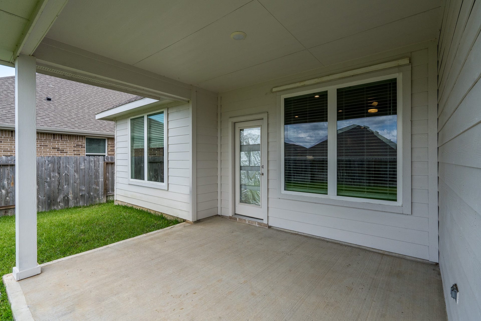 1565 OAKDALE CREST RD, Montgomery, TX 77316 1565 OAKDALE CREST RD, Montgomery, TX 77316