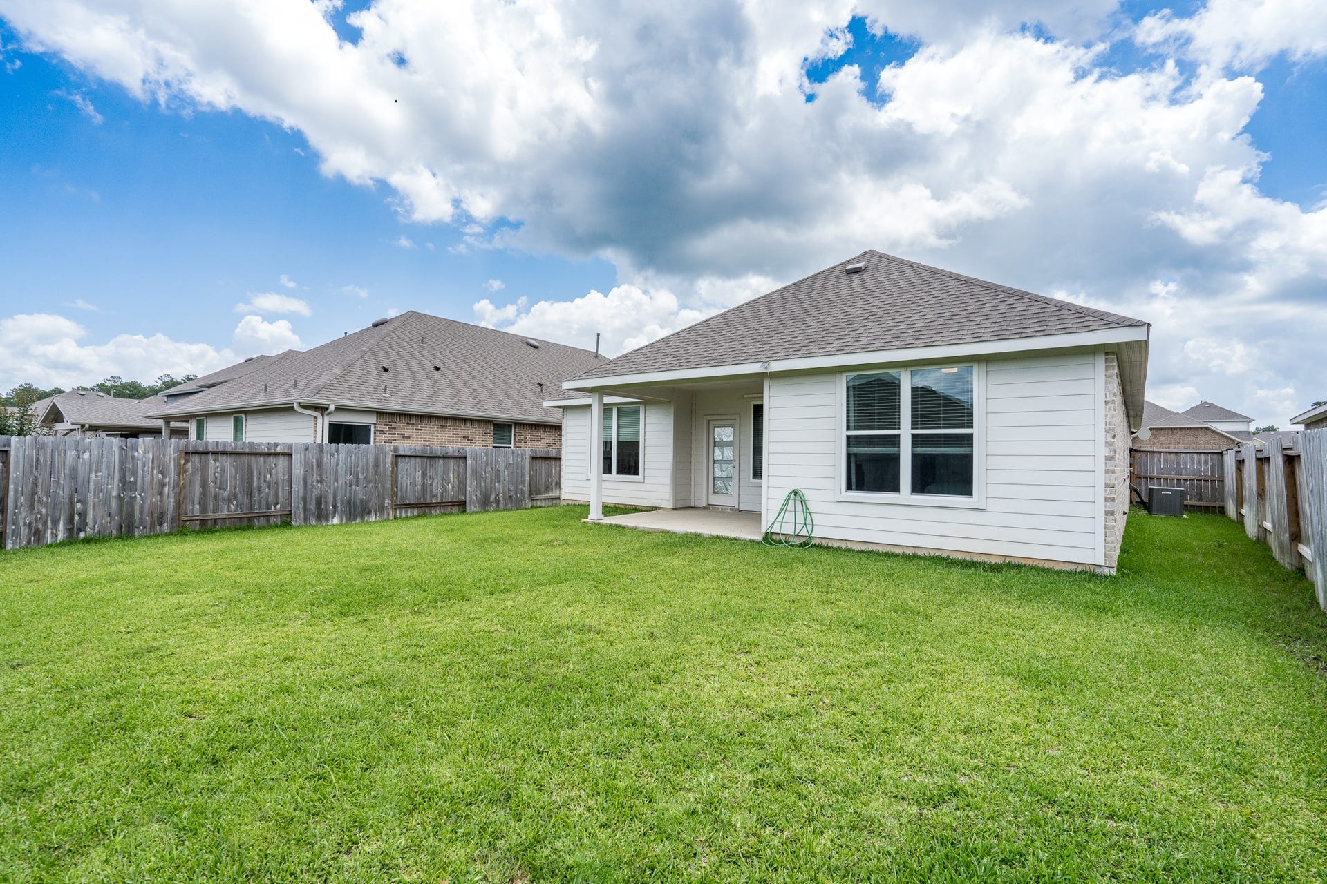 1565 OAKDALE CREST RD, Montgomery, TX 77316 1565 OAKDALE CREST RD, Montgomery, TX 77316