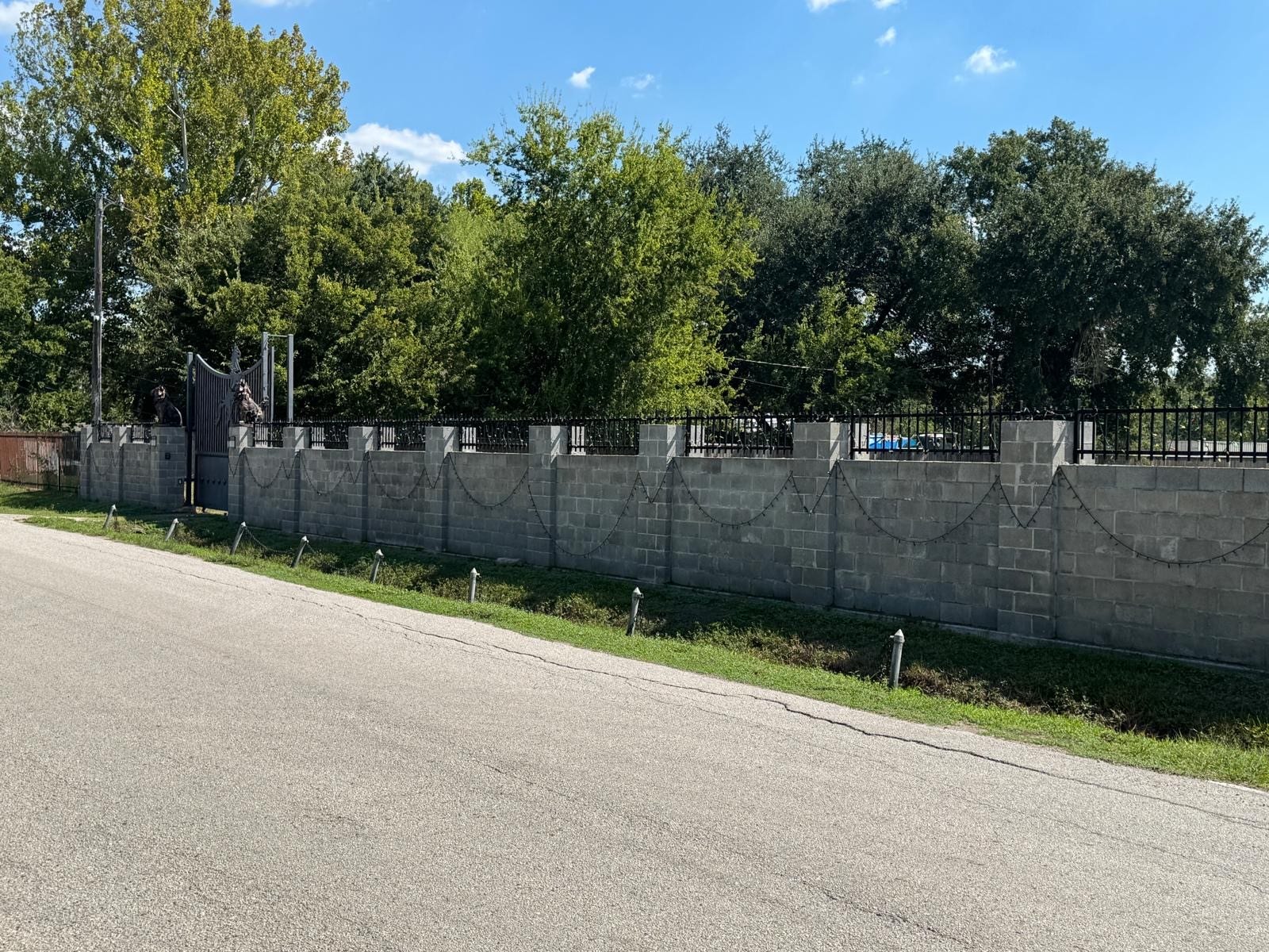 10123 Windsor Lane, Houston, TX 77031 10123 Windsor Lane, Houston, TX 77031