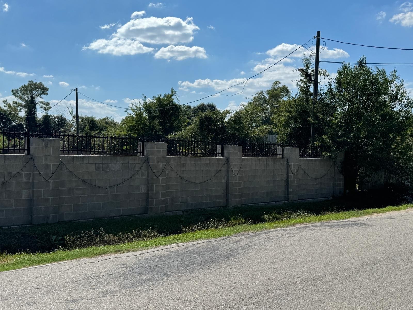10123 Windsor Lane, Houston, TX 77031 10123 Windsor Lane, Houston, TX 77031