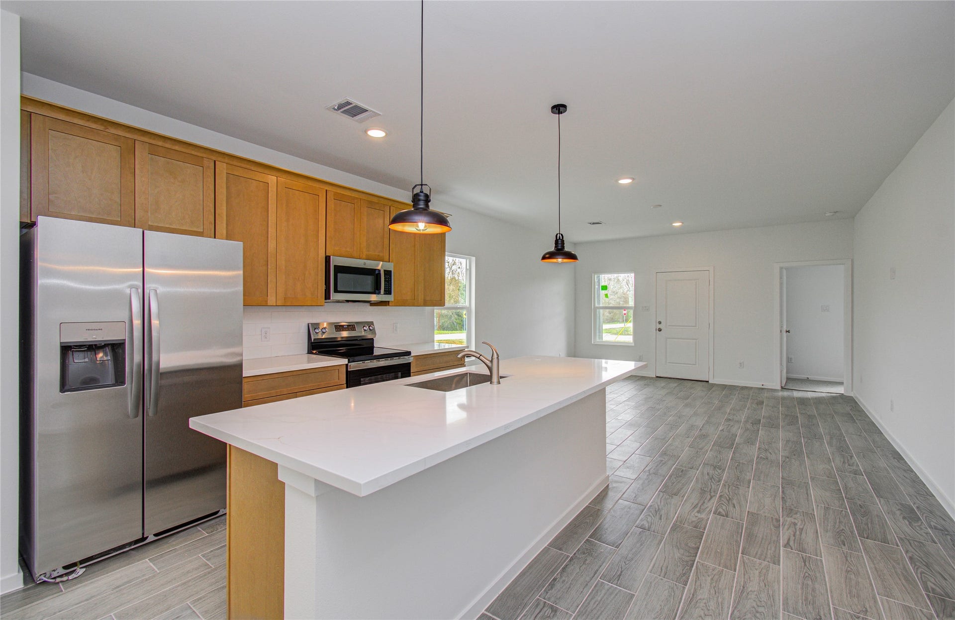 211 19th Street, Hempstead, TX 77445 211 19th Street, Hempstead, TX 77445