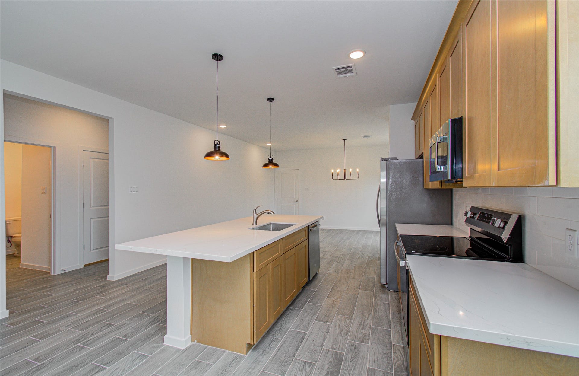 211 19th Street, Hempstead, TX 77445 211 19th Street, Hempstead, TX 77445