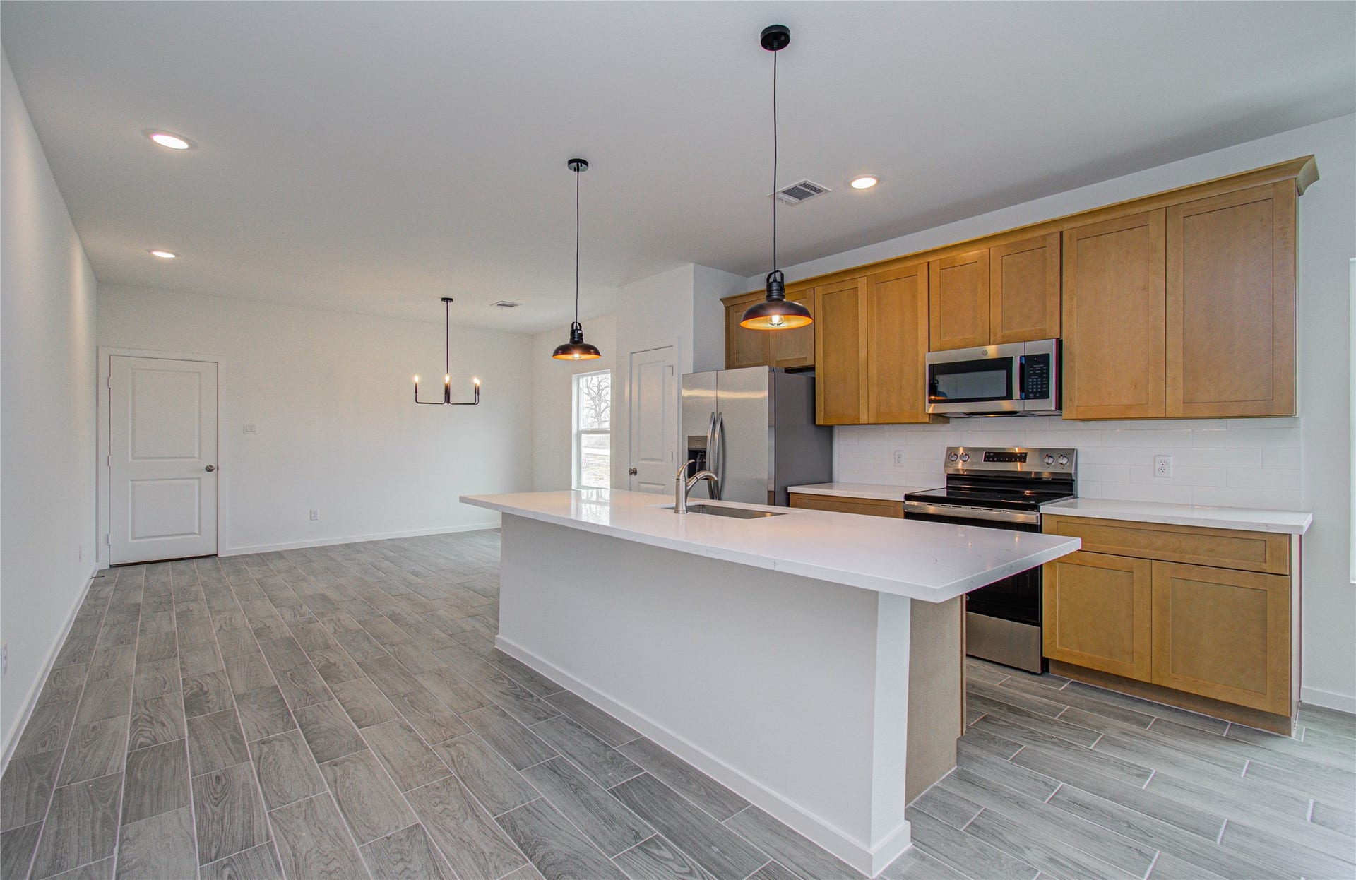 211 19th Street, Hempstead, TX 77445 211 19th Street, Hempstead, TX 77445