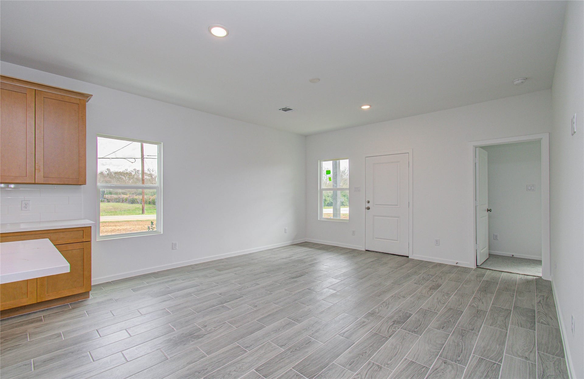 211 19th Street, Hempstead, TX 77445 211 19th Street, Hempstead, TX 77445