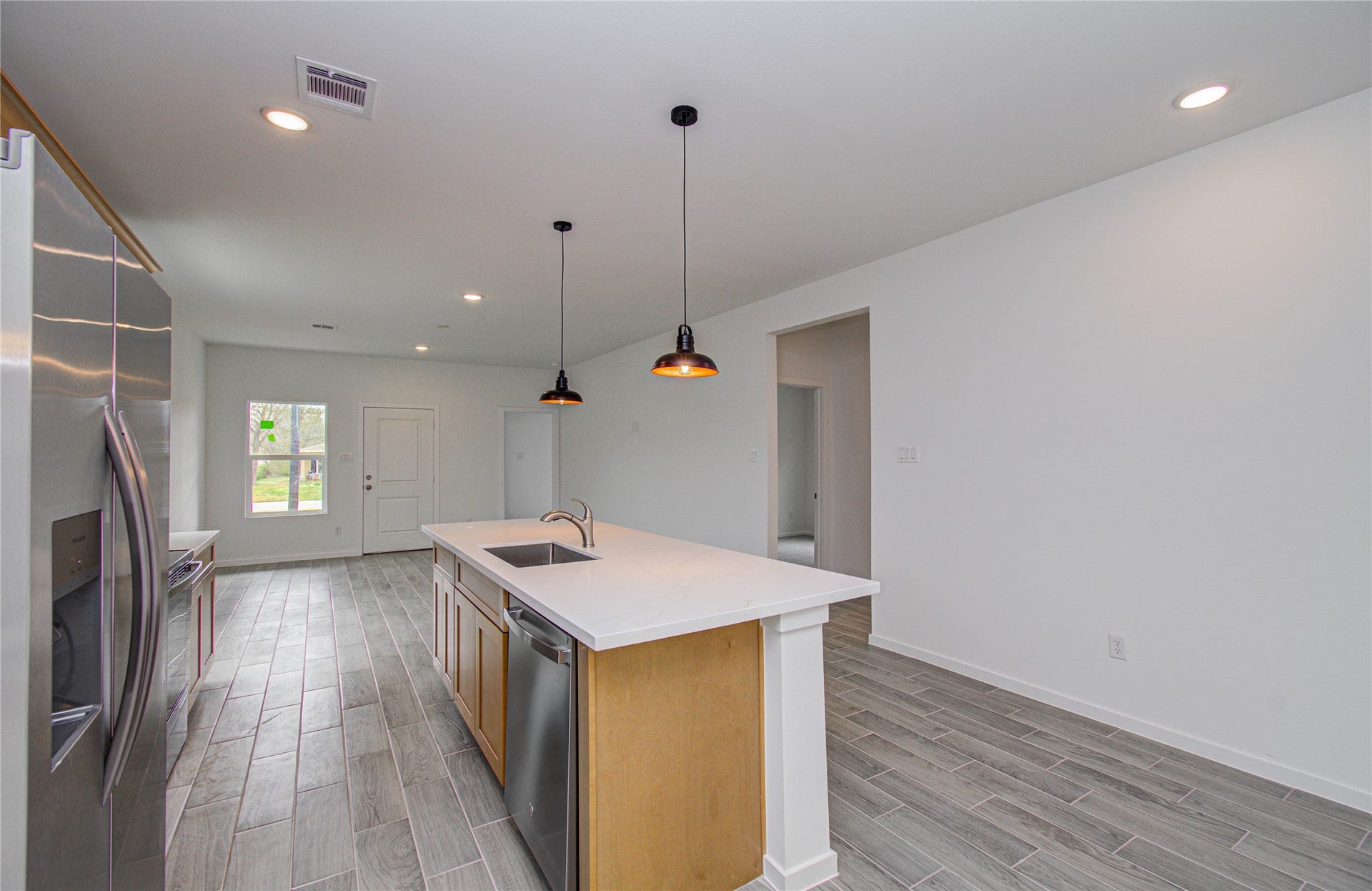 211 19th Street, Hempstead, TX 77445 211 19th Street, Hempstead, TX 77445