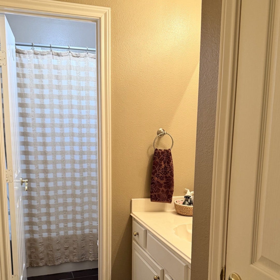 3530 Dry Creek Drive, Pasadena, TX 77505 3530 Dry Creek Drive, Pasadena, TX 77505