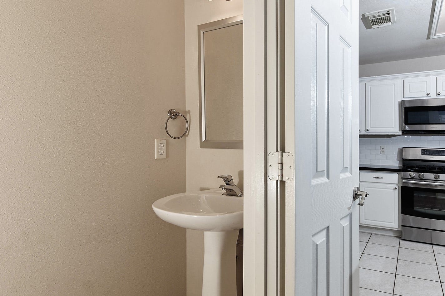 15 Marble Rock Place, The Woodlands, TX 77382 15 Marble Rock Place, The Woodlands, TX 77382