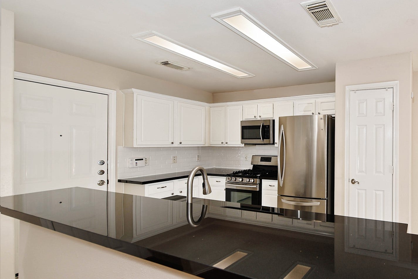 15 Marble Rock Place, The Woodlands, TX 77382 15 Marble Rock Place, The Woodlands, TX 77382