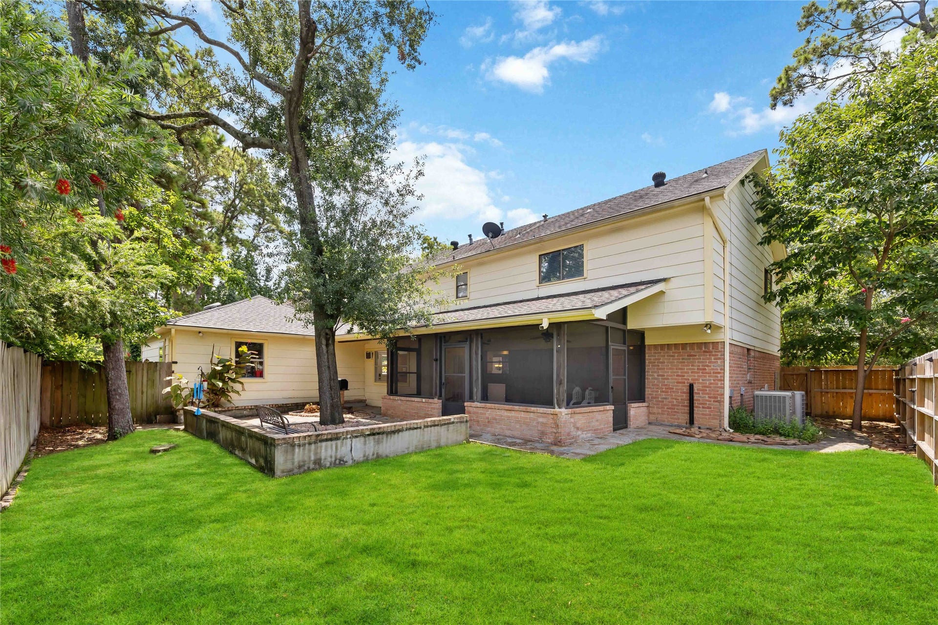17006 Butteroak Drive, Spring, TX 77379 A spacious fenced backyard provides plenty of room to enjoy
outdoor activities, pets, gardening or simply relaxing at home.