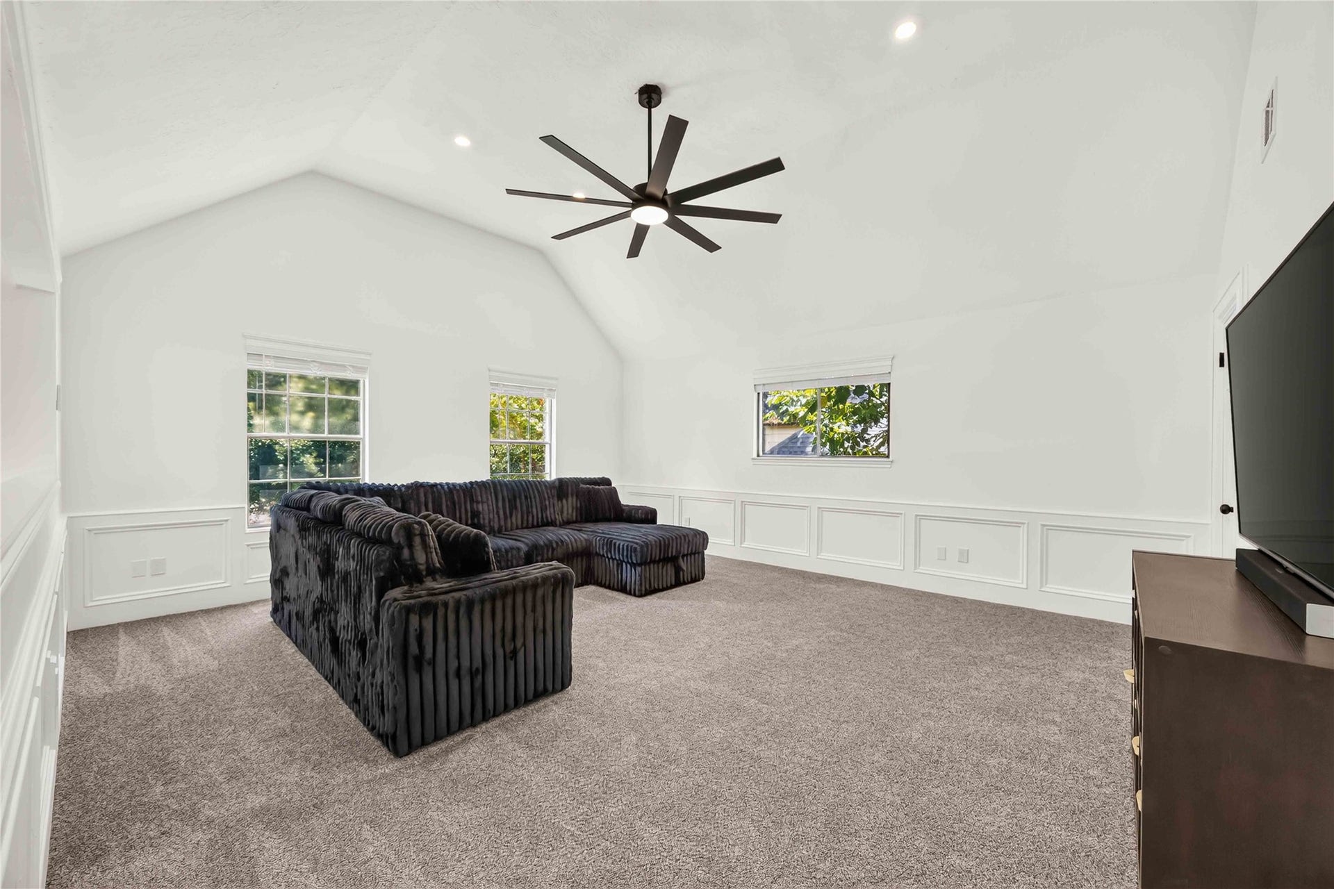 17006 Butteroak Drive, Spring, TX 77379 The huge upstairs game room gives you the space to create the ultimate movie lounge, playroom
or entertainment zone.